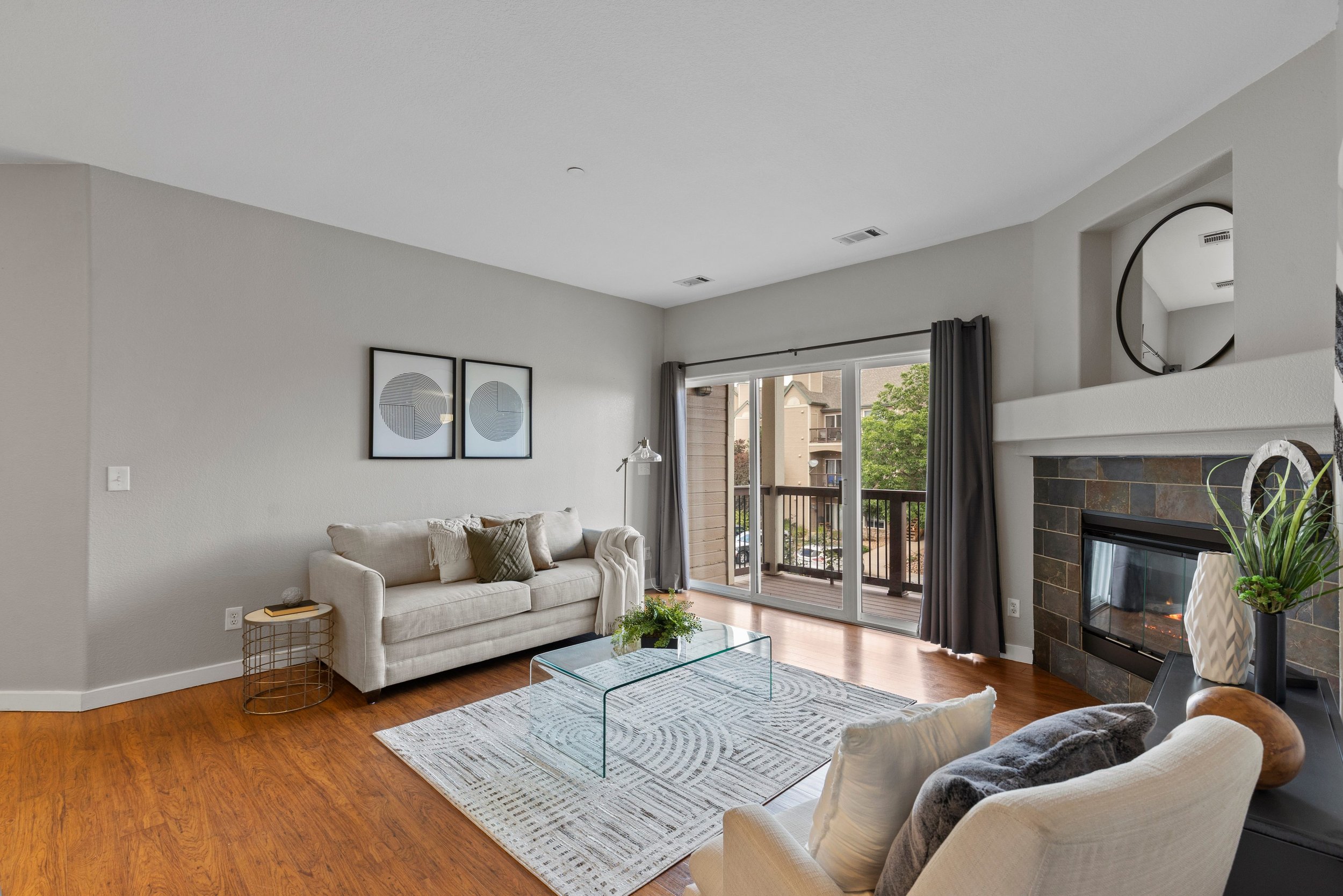 Living Room 2.jpg