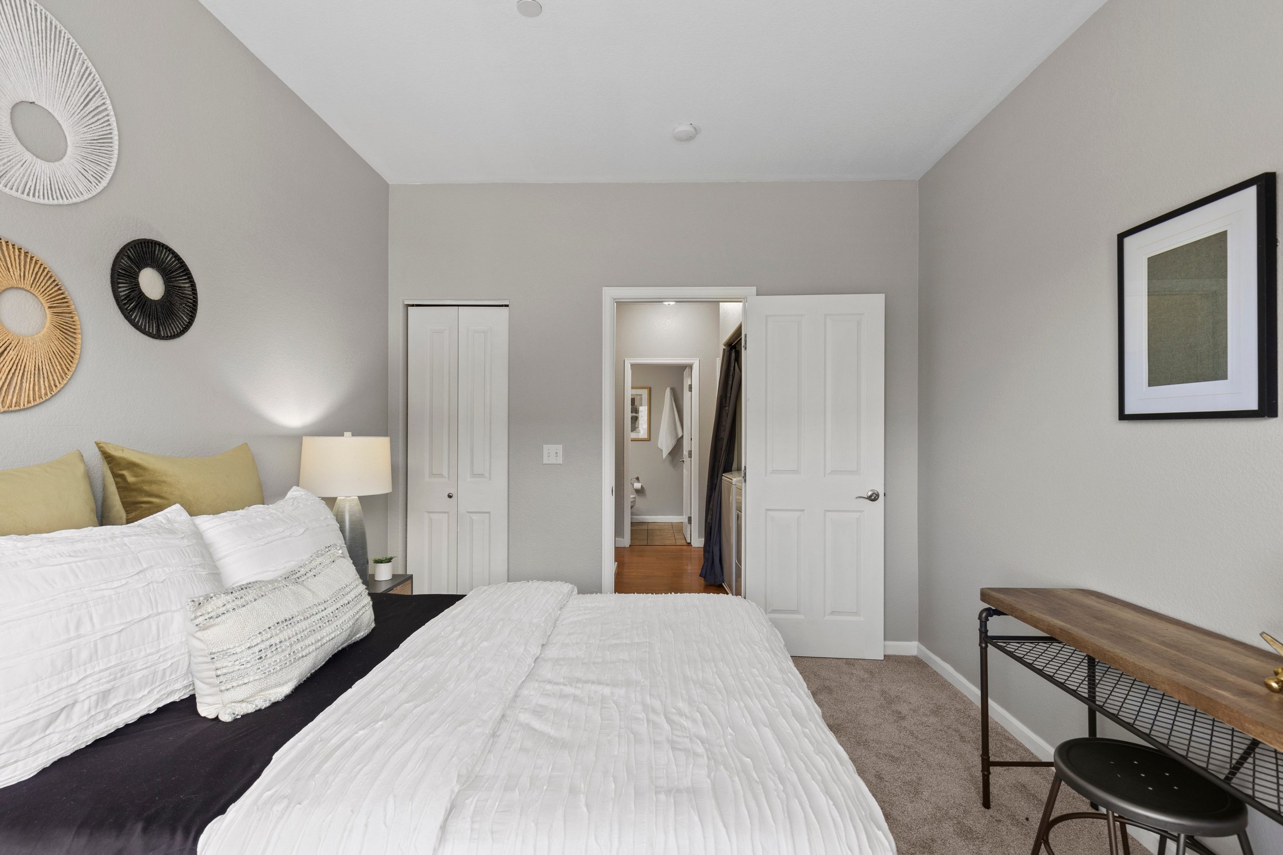 Bedroom 1-2.jpg