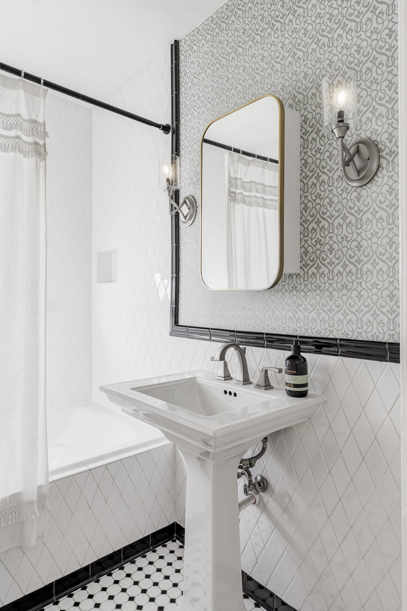 RaeScott_KO_1369 N Downing St #4-Web-19.jpg