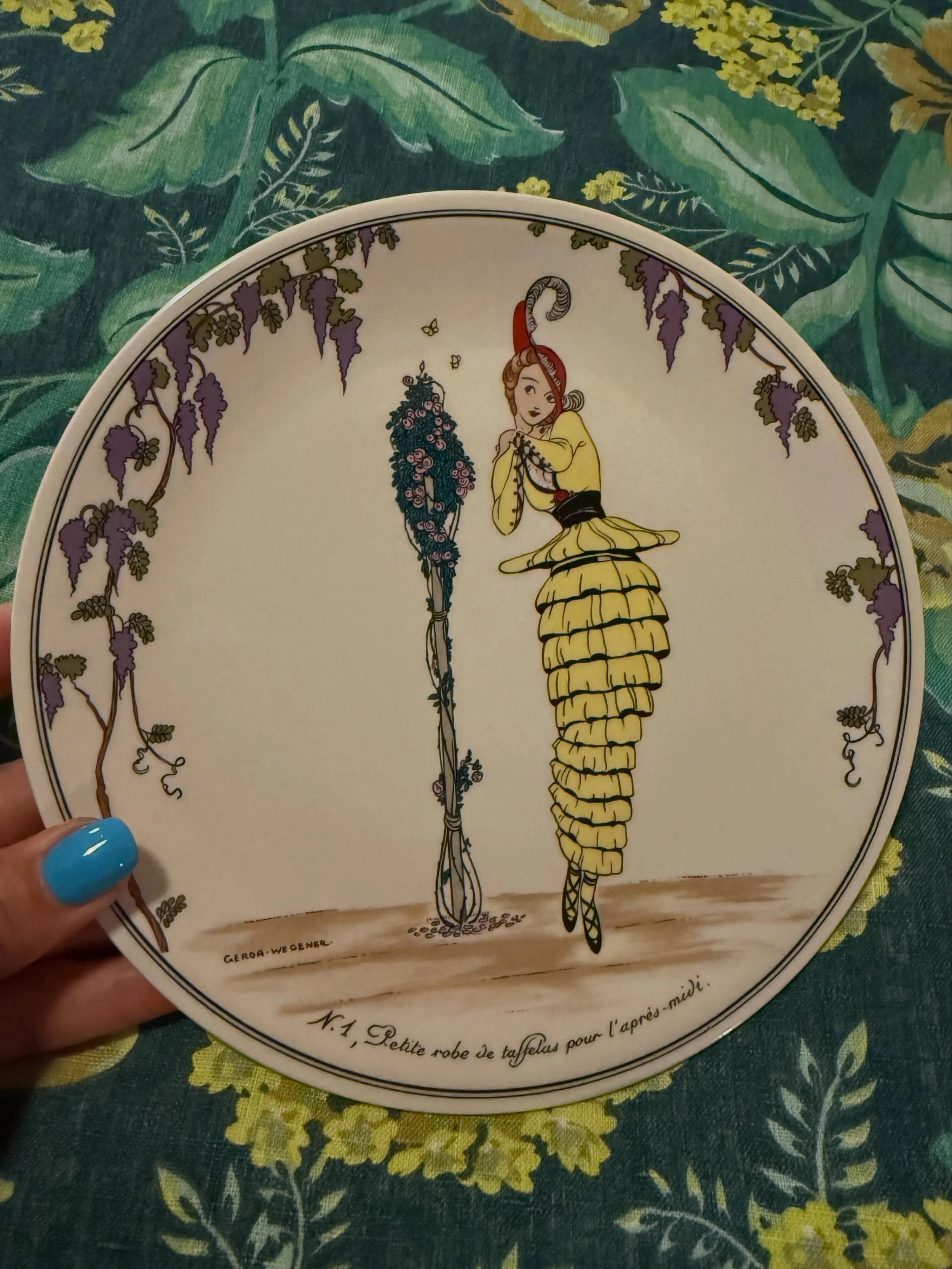 Whenever I visit a new place, I absolutely love exploring the local antique shops. And lucky me, I happened to stumbled upon this adorable vintage plate while strolling through the downtown area of Napa. 

I couldn&rsquo;t resist buying it of course!