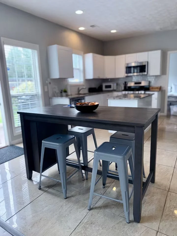 Perfect for relaxing after a day of exploring, this inviting area combines modern finishes with a warm, welcoming atmosphere.