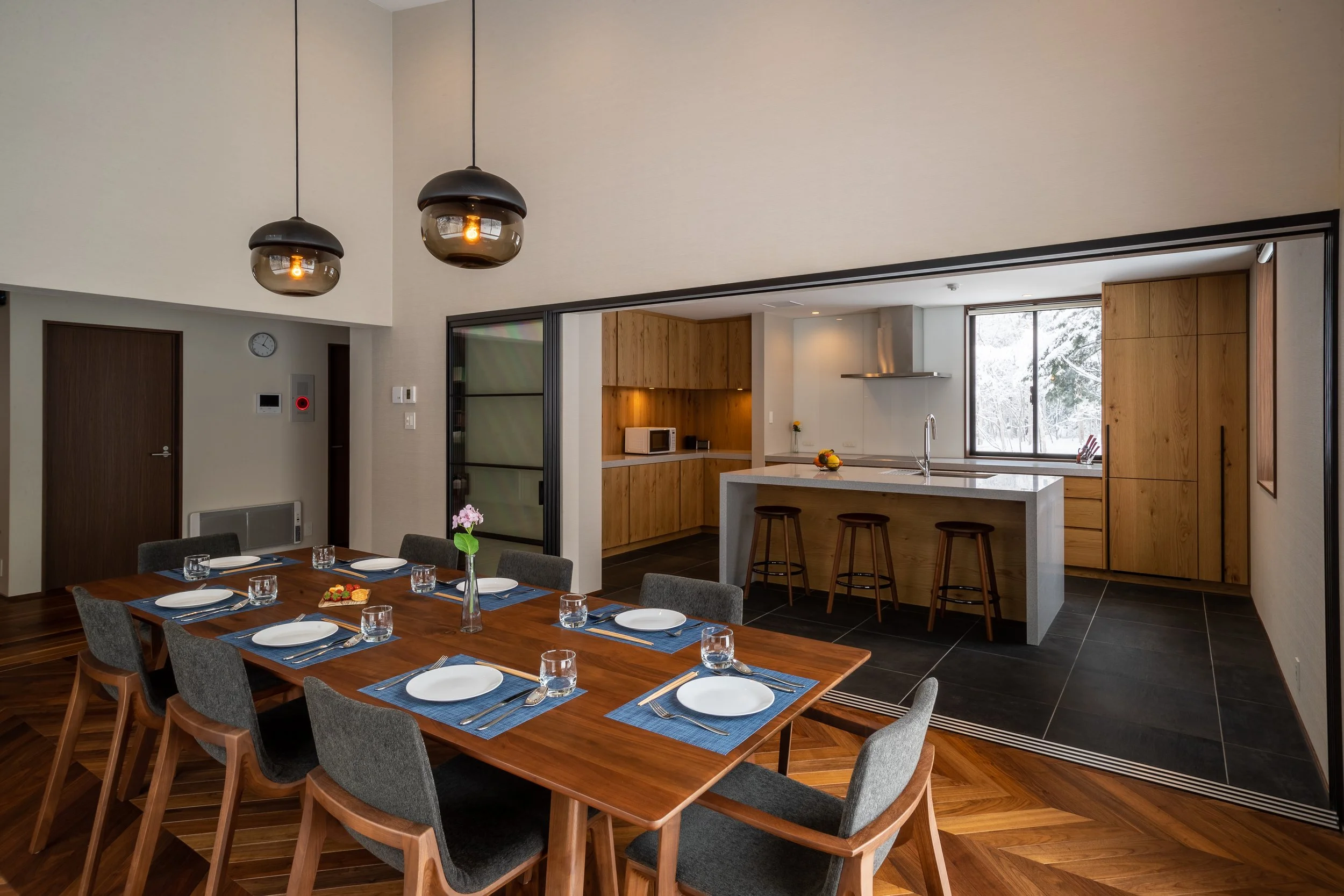 Kitchen & Dining Area - Jade Rabbit Chalet - Niseko
