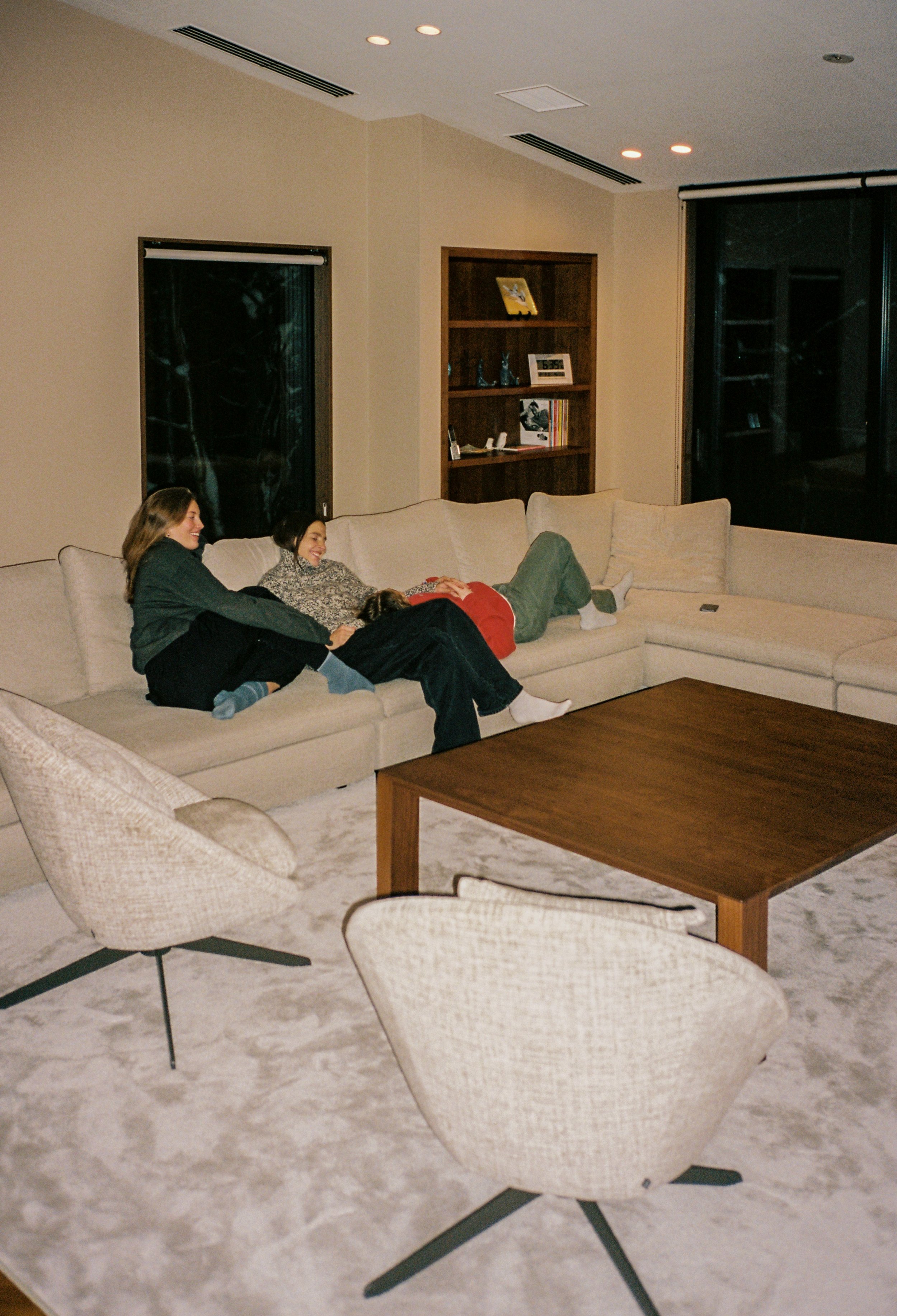 Women Lounging in Living Area - Jade Rabbit Chalet - Niseko