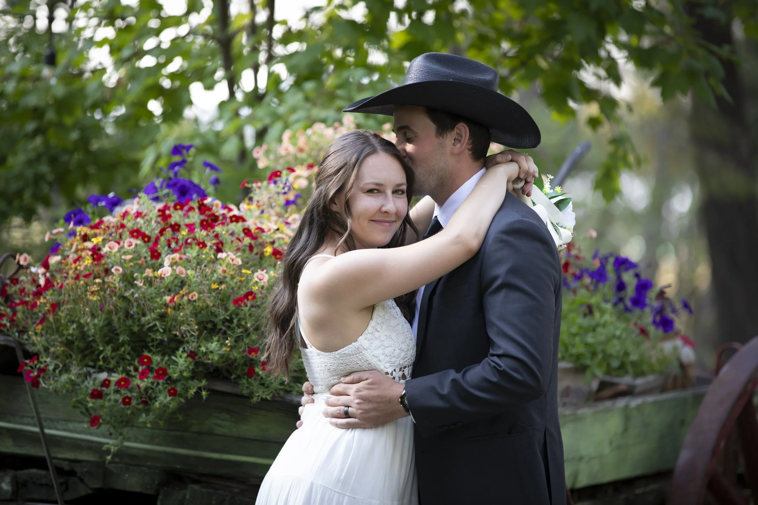 Outdoor wedding at Gathering Porch in Deer Park