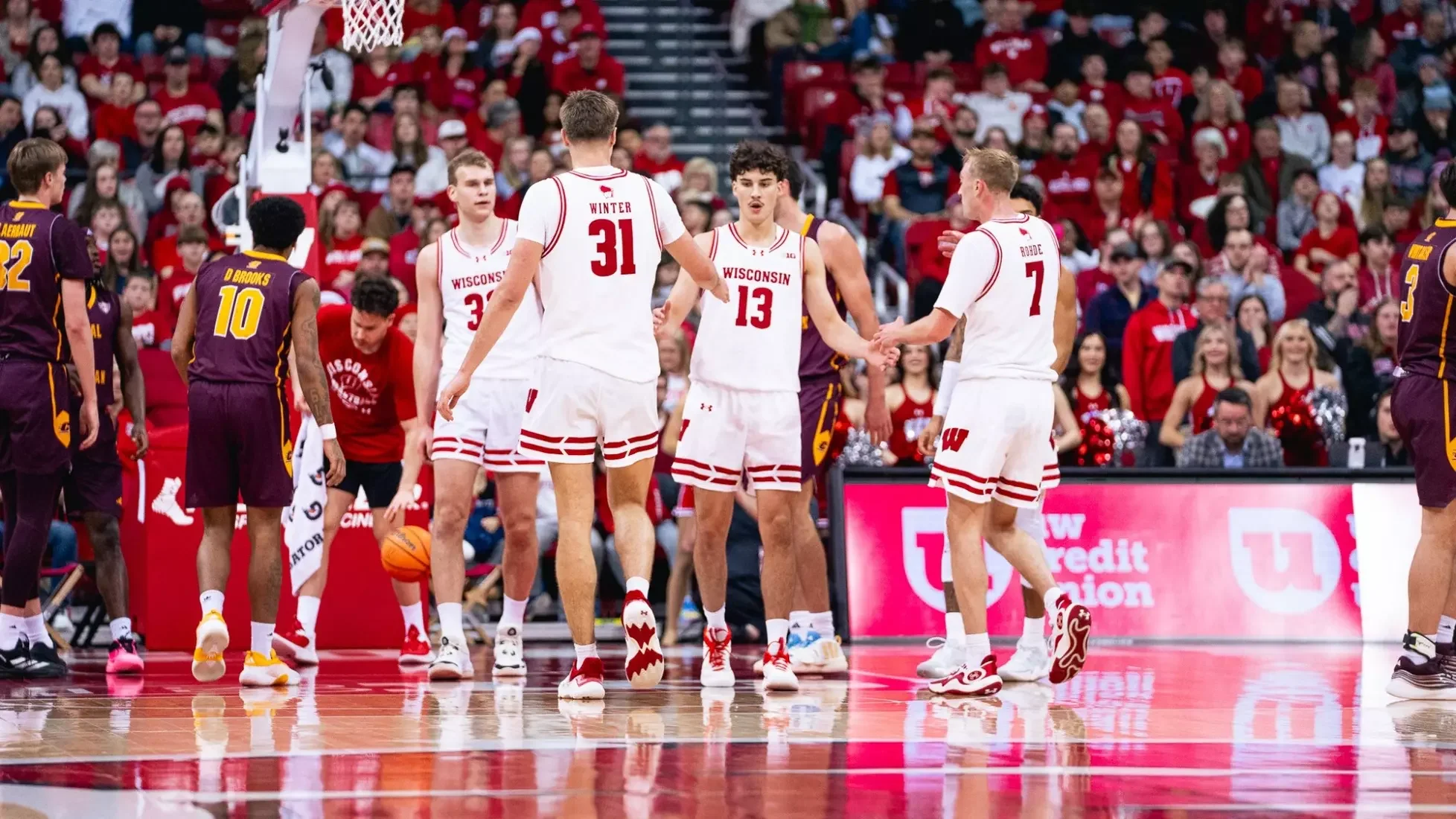 Badgers use second-half surge to oust Central Michigan