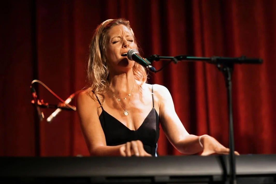 What an incredible night!!! A sold out gig and incredible, present and supportive audience - thanks soo much for being there with us and making it feel so special ✨

Such a dream come true &amp; honour to support my dear friend @annalingmusic and her