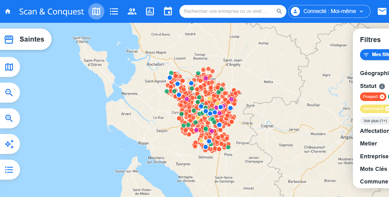 Carte interactif avec des points de différentes couleurs représentant des statuts de clients ou prospects dans une région. La légende montre des statuts comme prospect, client inactif, etc. La carte est sur une plateforme de gestion de clientèle ou de relation client.