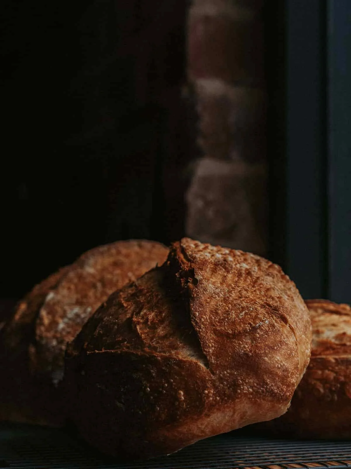 Where would we be without our incredible partners? Each stay at our retreats includes a fresh loaf of locally made sourdough from the best in the business, Amy at @sourhaus_. Cue the butter.