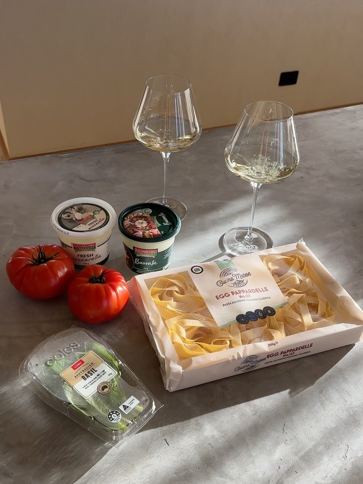 Our favourite dinner to cook in here - an easy pasta with plenty of cheese. Pair it with a local drop and you&rsquo;re sorted! @thedailymaz_