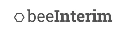 Das Bild zeigt das Logo von "beeInterim" mit einem sechseckigen Symbol links neben dem Text.