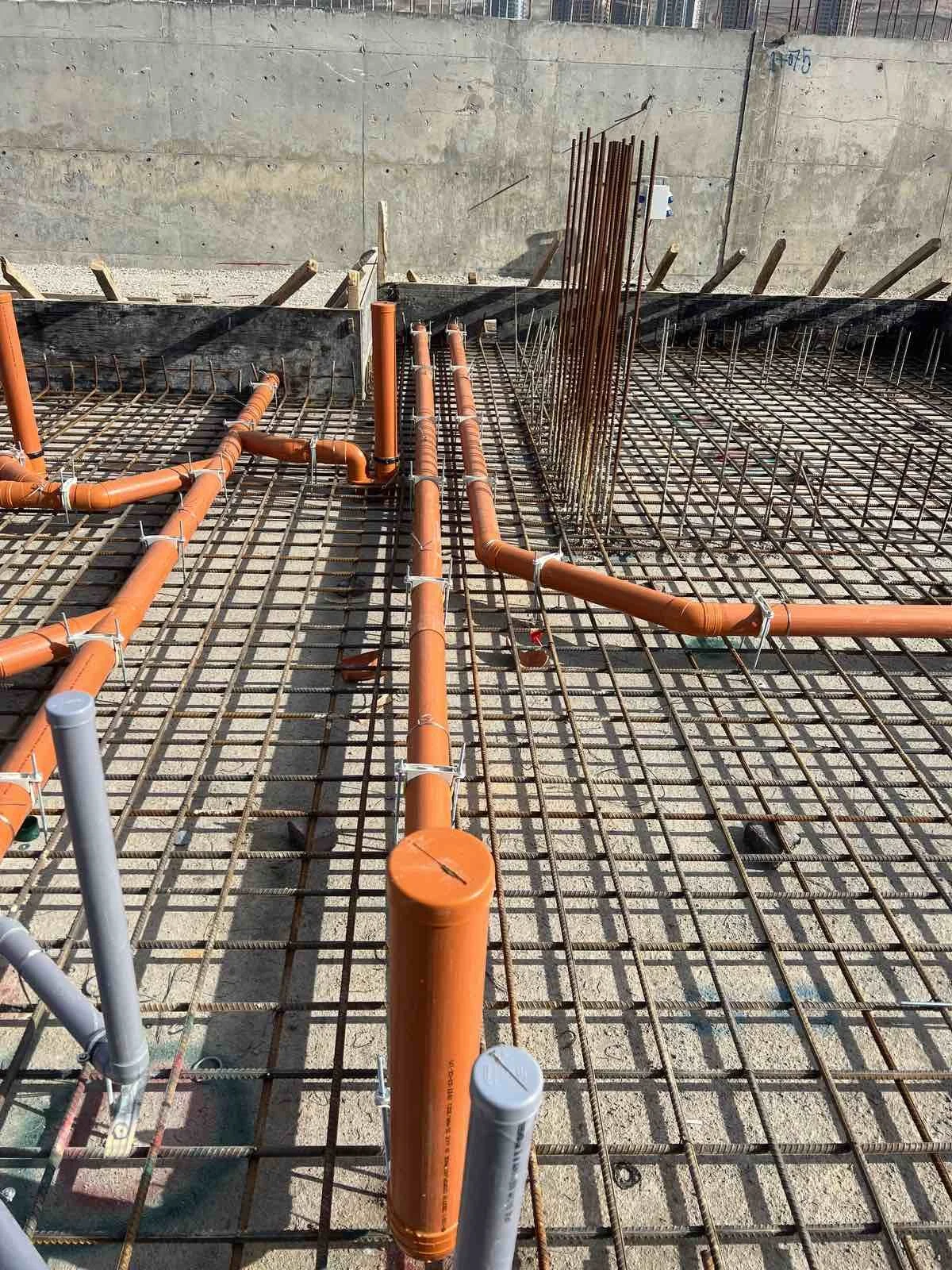 Oranssi carpenter using bench saw