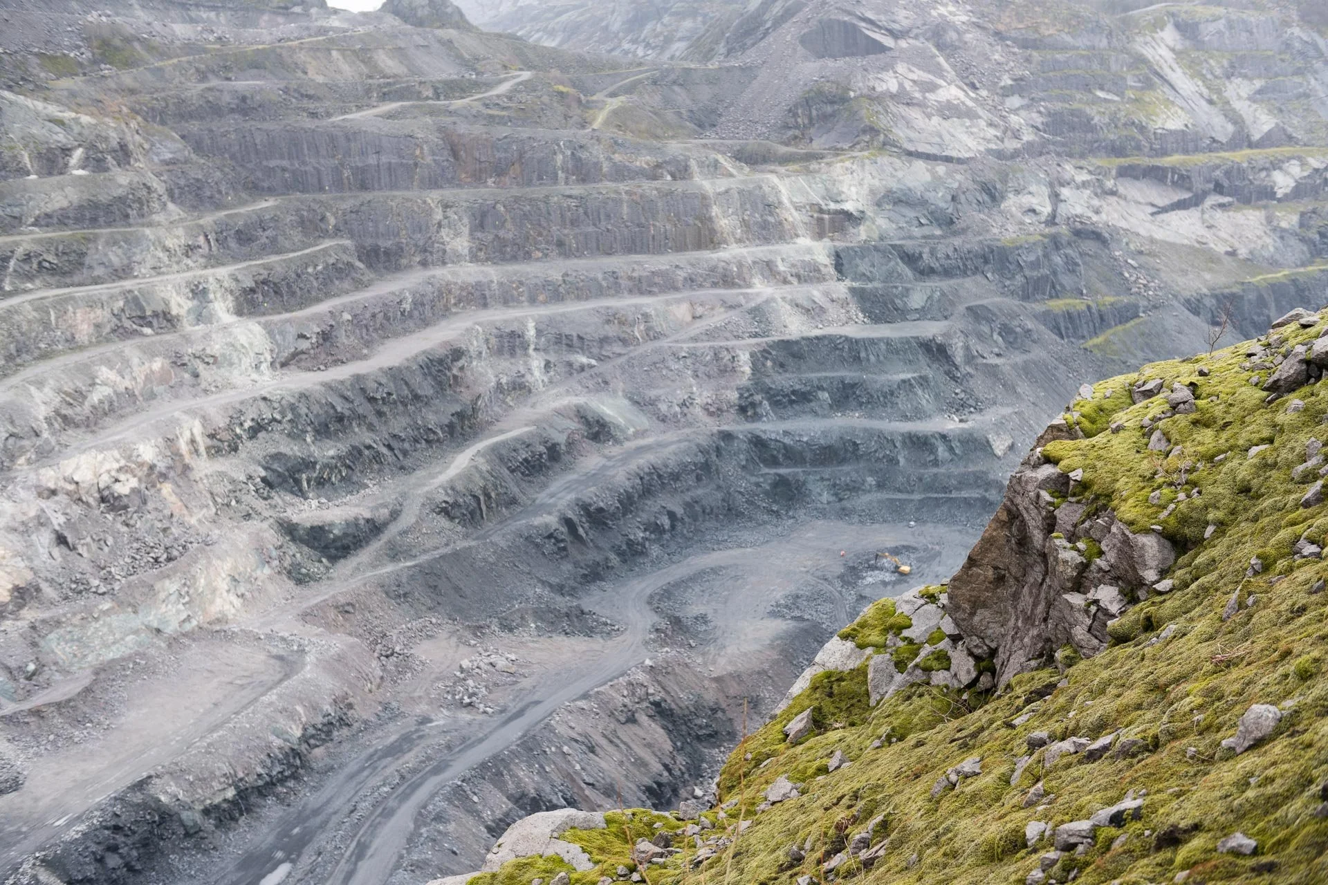 The open pit at Tellnes.