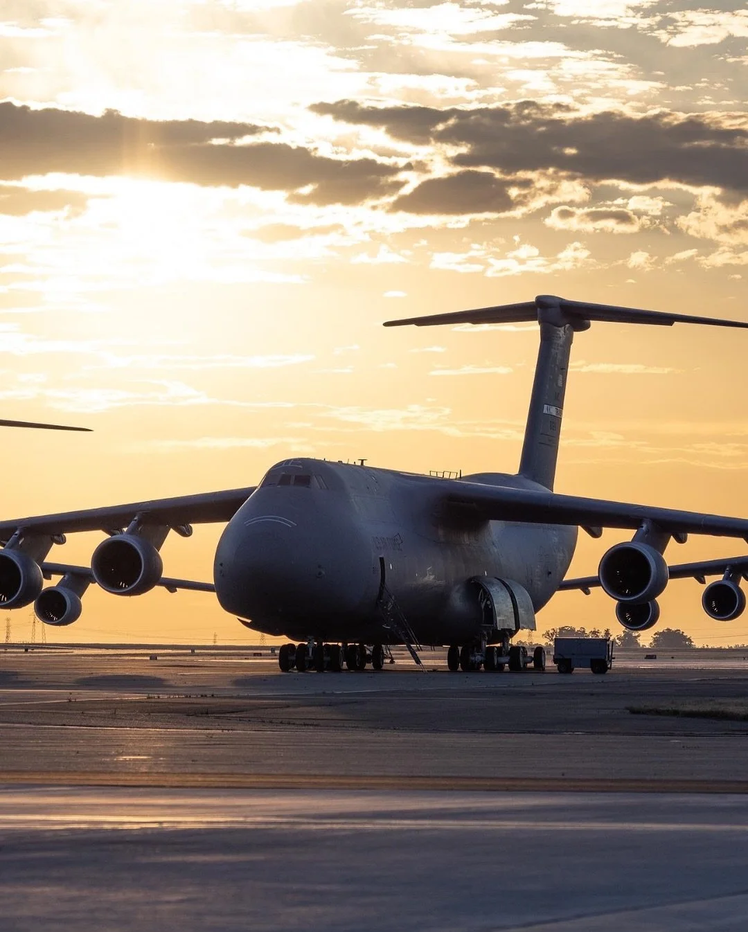 Meet the C-5 Galaxy: A Sky Giant
The C-5 Galaxy was introduced in the 1970s to meet the U.S. Air Force&rsquo;s need for long-range, heavy-lift cargo. It was designed to move oversized equipment quickly and efficiently across vast distances. Over the 