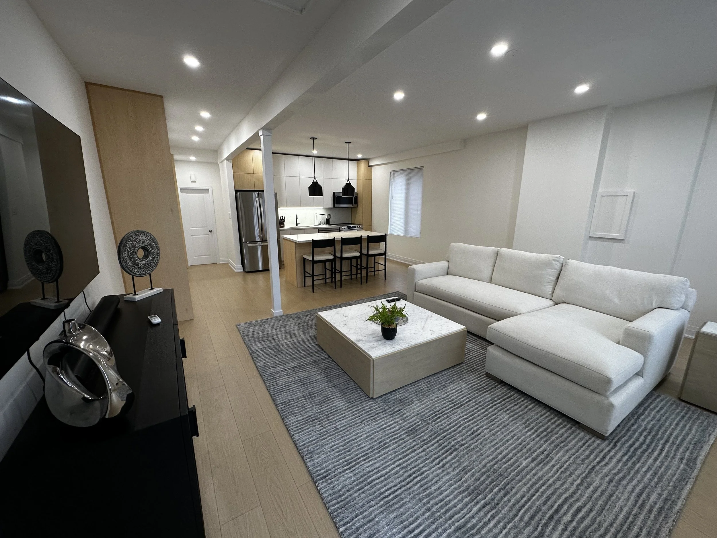 Fresh and modern condo with potlights and new floorings
