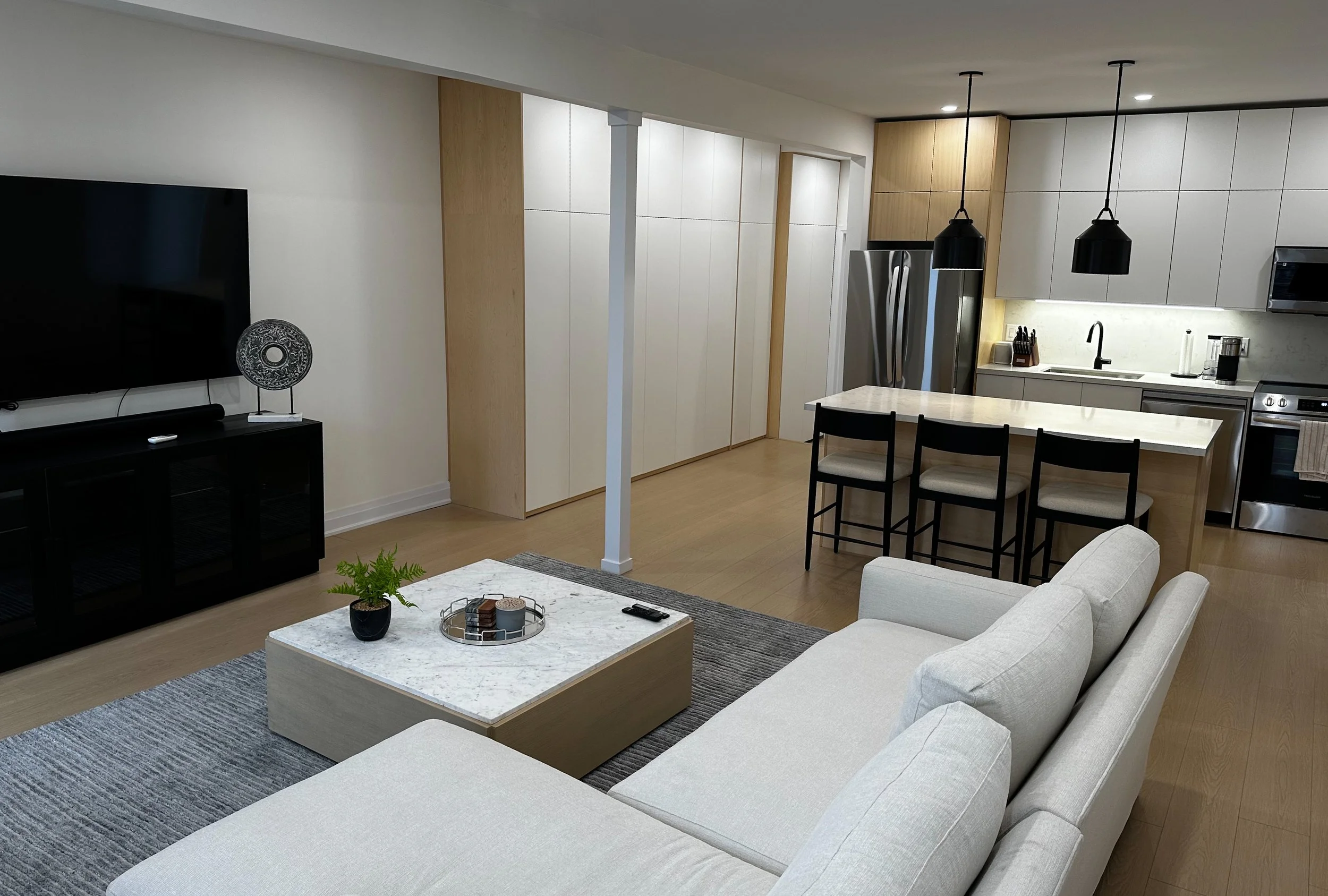 Newly furnished and renovated house in High Park, Toronto. New appliances and wooden island