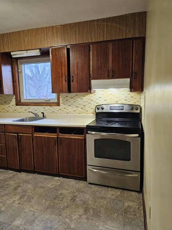 Kitchen photos before renovation