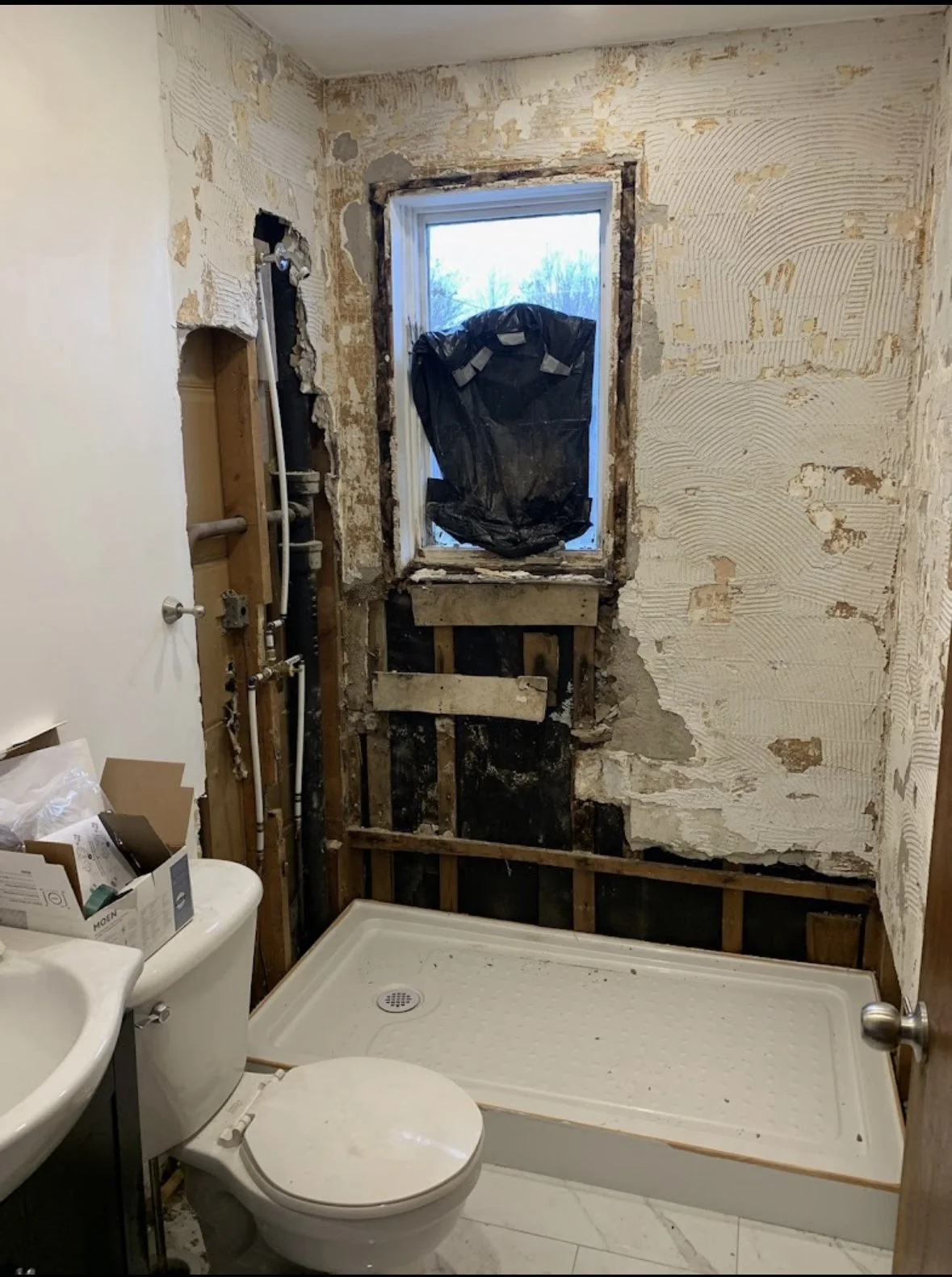 Bathroom before pictures prior to renovating