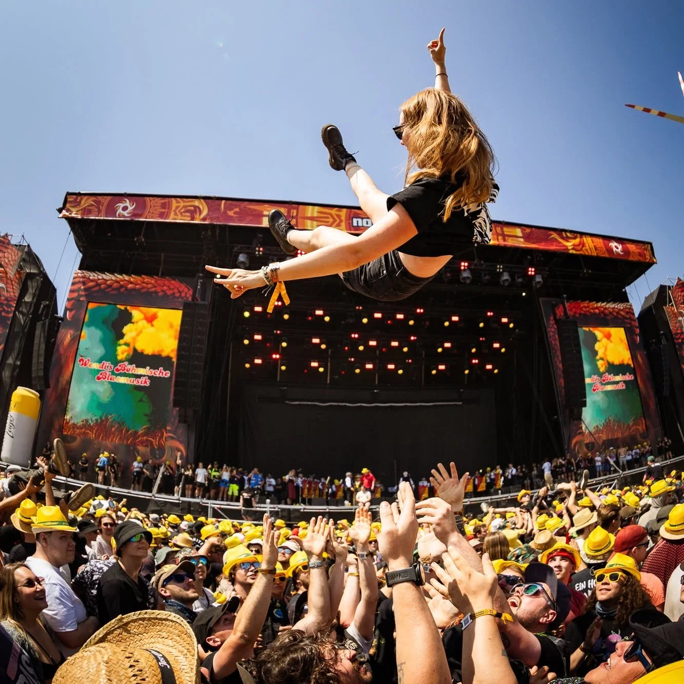 3. L'atmosfera: camping, concerti, incontri, birre, polvere, sudore, gente presa bene.