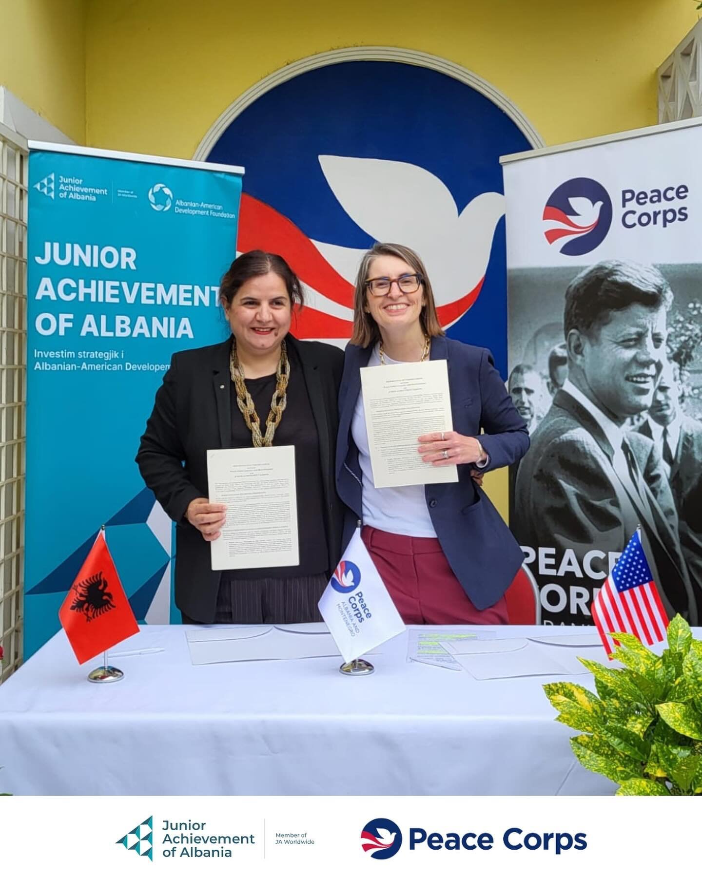 We are excited to share that Junior Achievement of Albania has signed a Memorandum of Understanding with Peace Corps in Albania! This cooperation agreement, signed by our CEO Blerina Guga and Peace Corps Country Director Megan Wilson, aims to train P