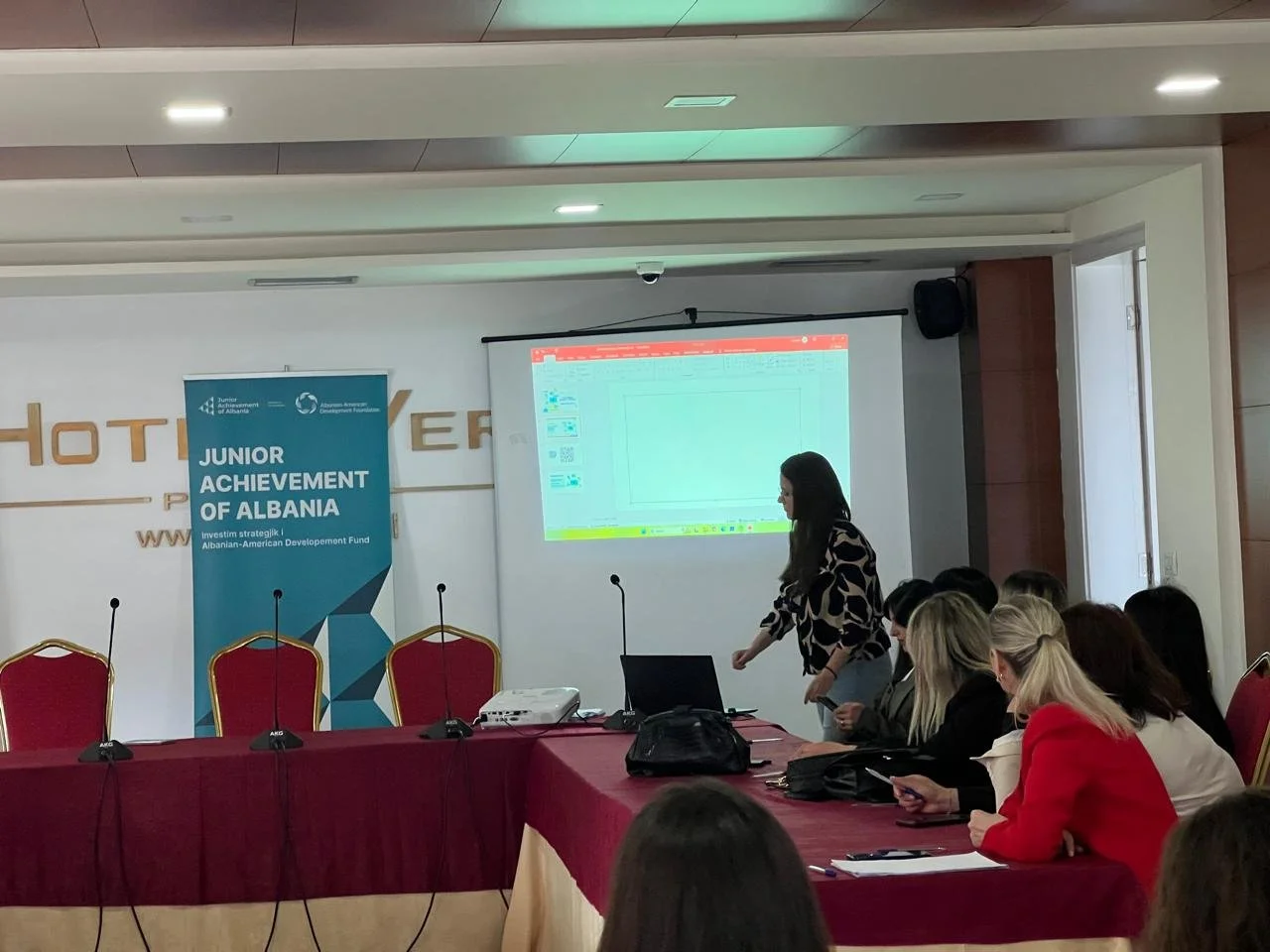 ffca97ab-3ed9-4747-9795-5f94fb2b622b.jpg