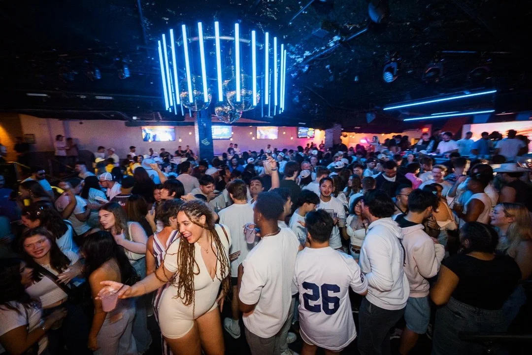The weekend? It already knows where it belongs. 😉 Your ultimate Friday and Saturday night experience kicks off right here at The Basement! 🎉 Get ready for epic beats, refreshing drinks, and a vibe that's simply unmatched. We're talking pure energy,