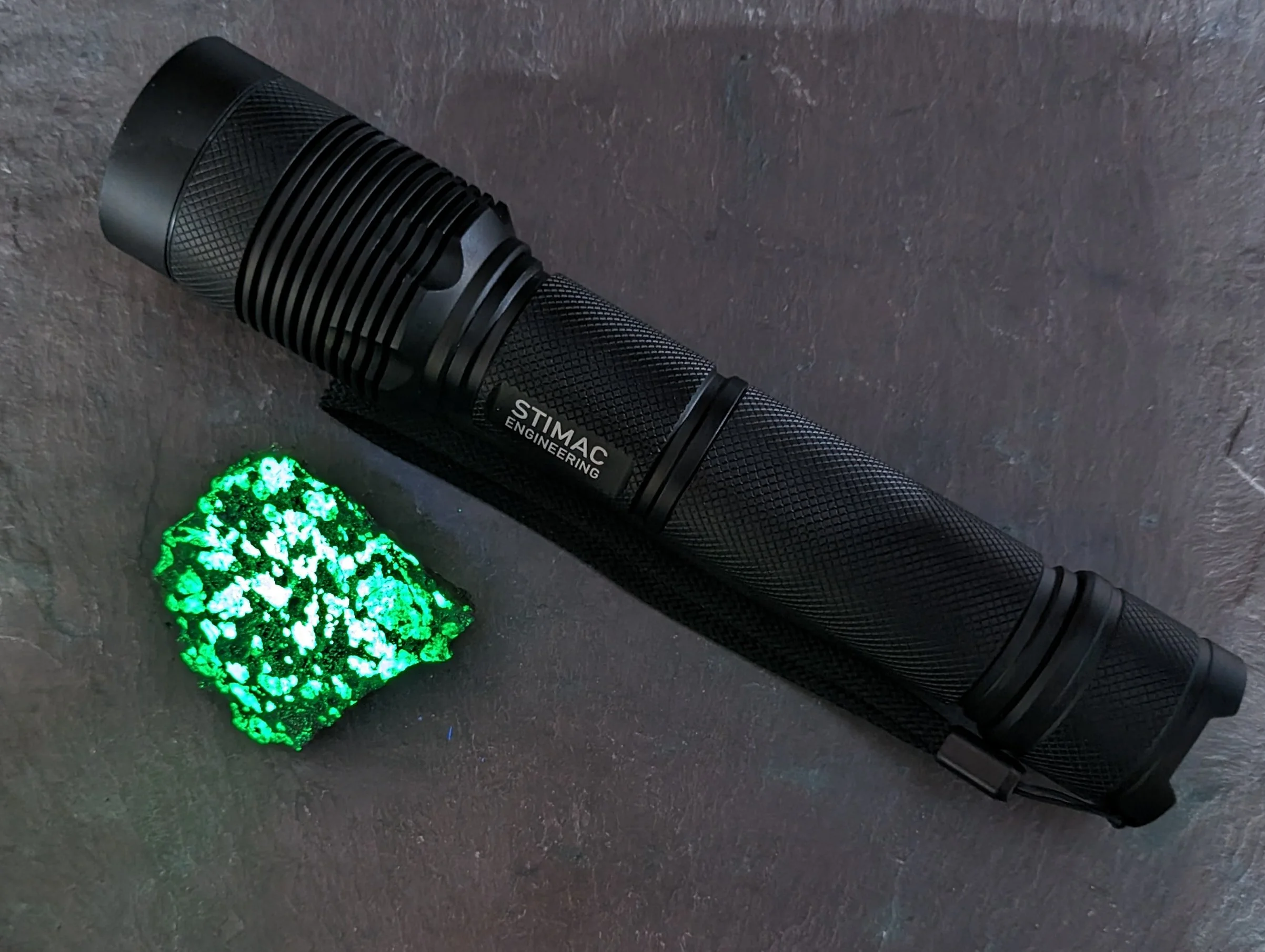 thumbnail image 2 of Wondson Shortwave UV Flashlight 254nm UVC Torch For Fluorescent Minerals - Rechargeable 2 of 4