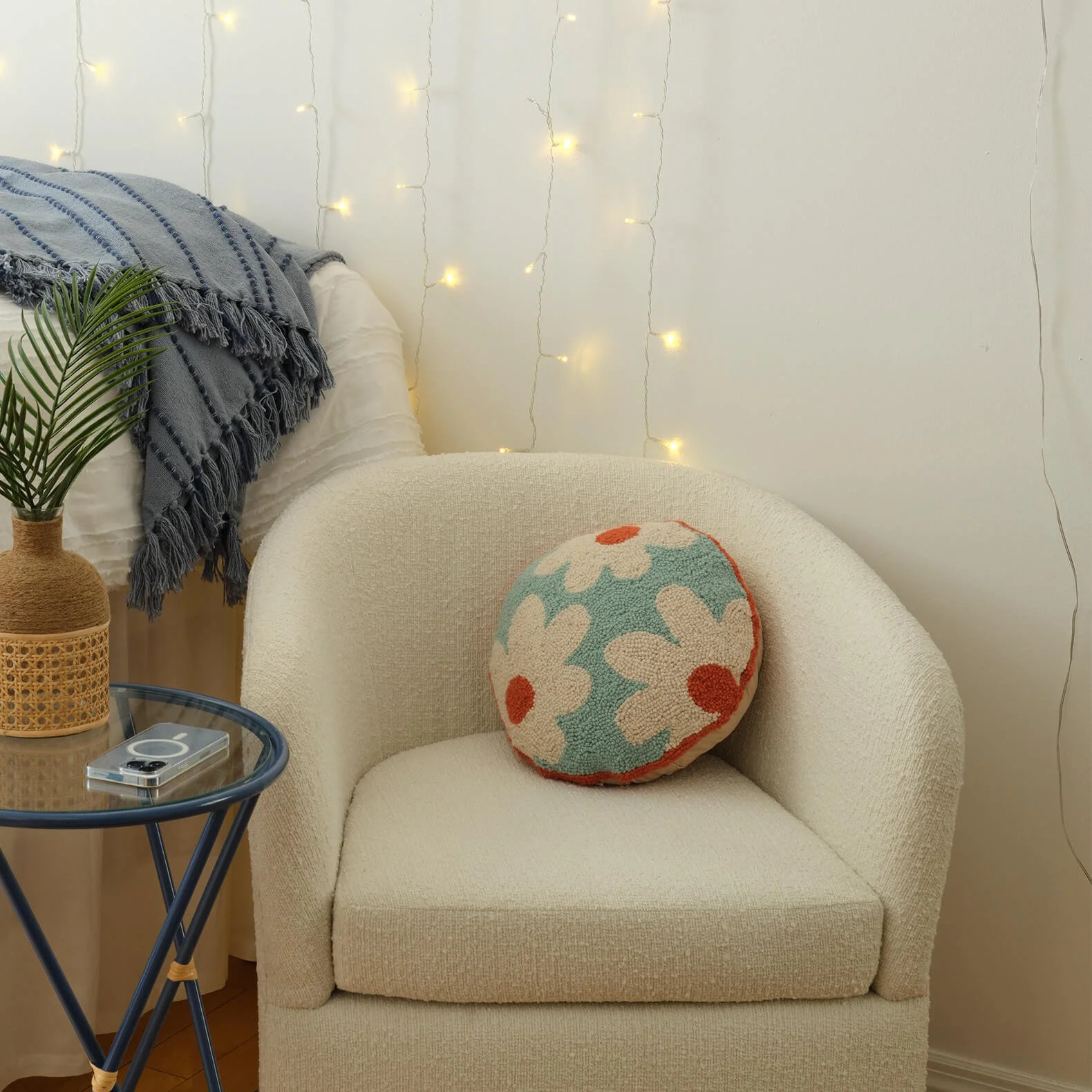 0000_Happy Daisy Round Pillow.jpg
