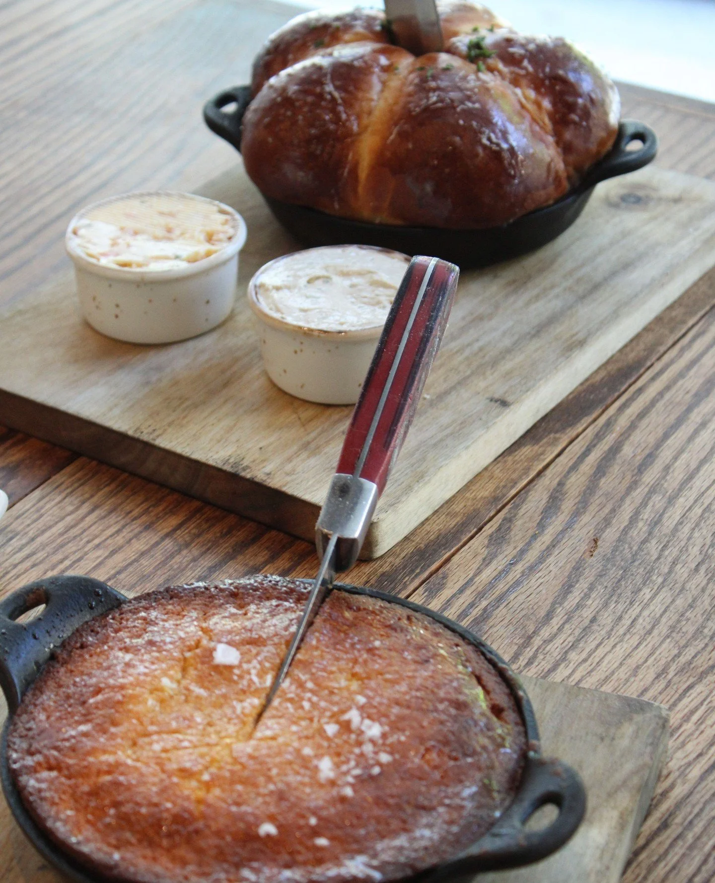 No cooking, no cleaning &mdash; just Thanksgiving with Deacon&rsquo;s. 🦃⁠
Enjoy our full menu of perfectly aged steaks and our signature 30-year-old skillet cornbread or homemade parker house rolls as your perfect holiday centerpiece.⁠
⁠
#Thanksgivi