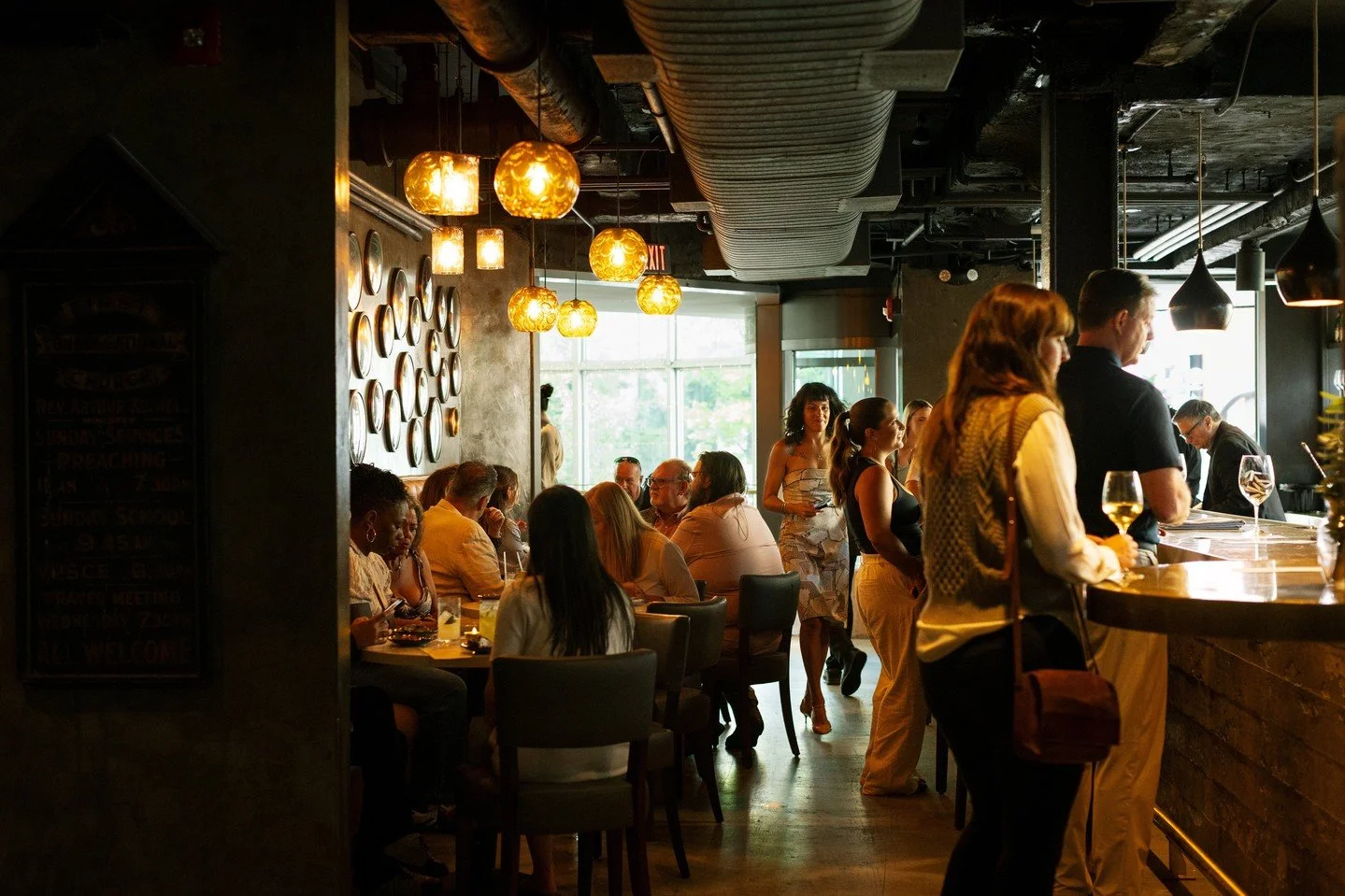 When the workday ends, your evening begins at Cliff&rsquo;s Lounge &amp; Oyster Bar. 🥂🦪