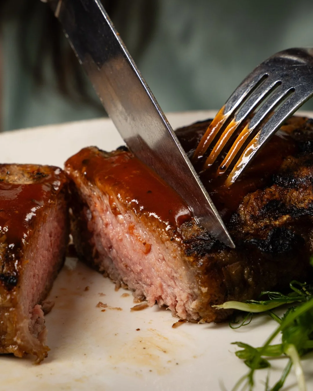 At Deacon's, exceptional steak begins well before it reaches your table. 

We proudly serve USDA Prime beef sourced from @linzheritageangus, selected for its exceptional quality and rich flavor. Expertly prepared and served with care, every cut refle