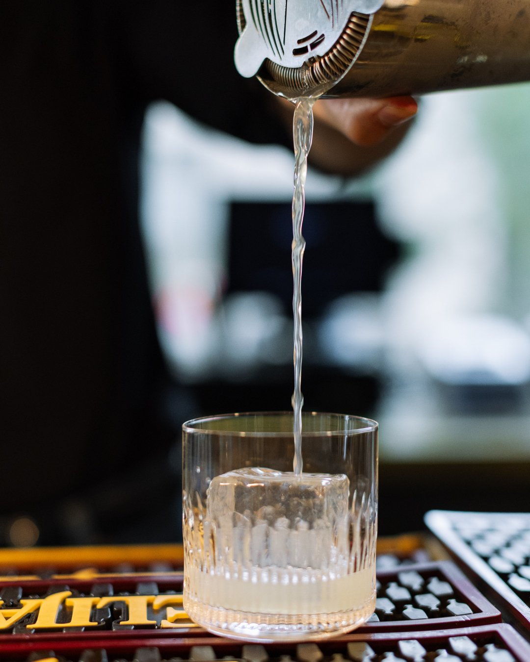 Saturday plans look better with a cocktail in hand. 🥃 Settle into Deacon&rsquo;s, order your favorite from the bar and stay awhile. Whether it&rsquo;s the start of a night downtown or the main event, we&rsquo;ll take care of the rest.