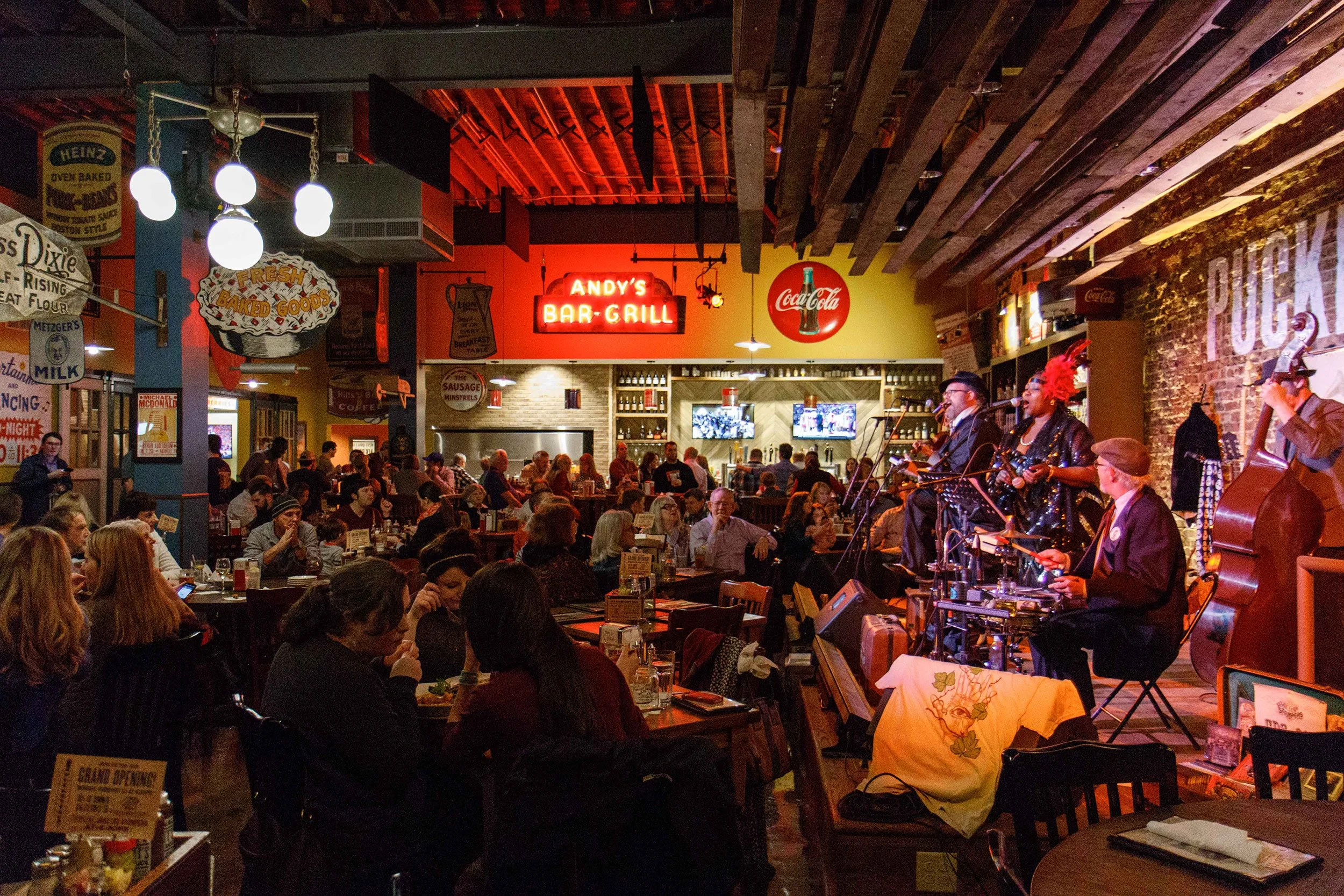 Live music at Puckett's Restaurant Murfreesboro