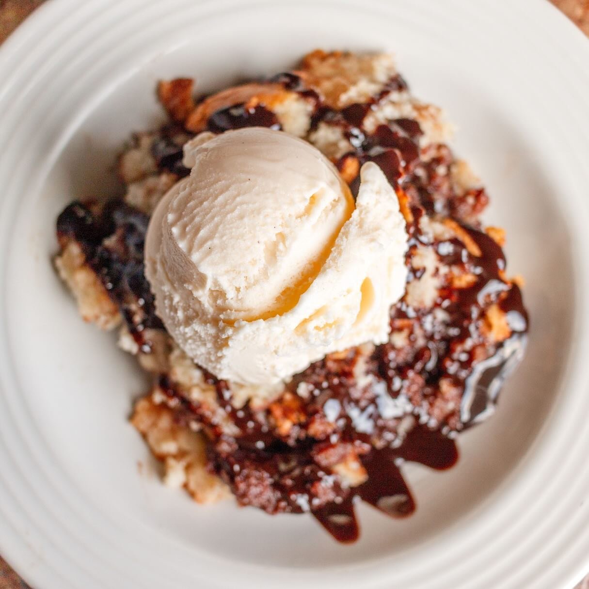 🍫✨ Indulge in a little chocolatey goodness this Mother&rsquo;s Day with Puckett&rsquo;s famous Jan&rsquo;s Chocolate Cobbler! 🍫✨ We&rsquo;re thrilled to be featured in &lsquo;Southern Chefs&rsquo; Best Mother&rsquo;s Day Recipes&rsquo; from @theloc