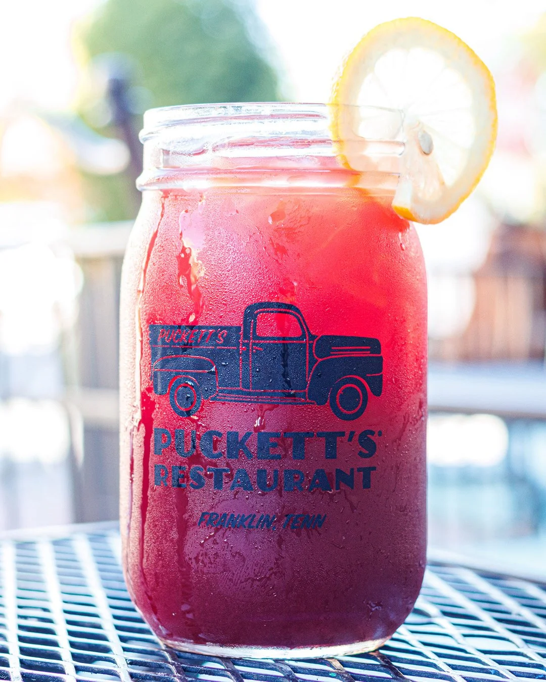 Crisp, refreshing, and made for porch sippin&rsquo; 🍋✨ Our Blackberry-Citrus Fruit Tea is a fan favorite at every Puckett&rsquo;s and now you can make it at home!⁠
Get the recipe 👉 link in bio.