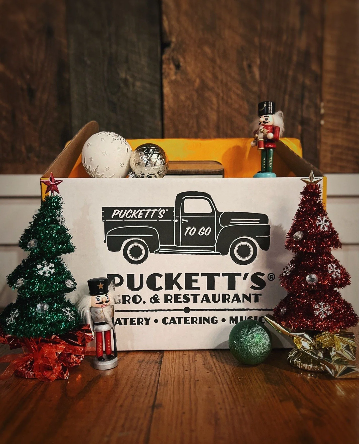 Forget the cooking, our holiday To-Go Pack is waiting! Order now through December 16th!🎅 ⁠
⁠
#Holidayfood #Catering #Pucketts #Christmastogo #Holidaydinner