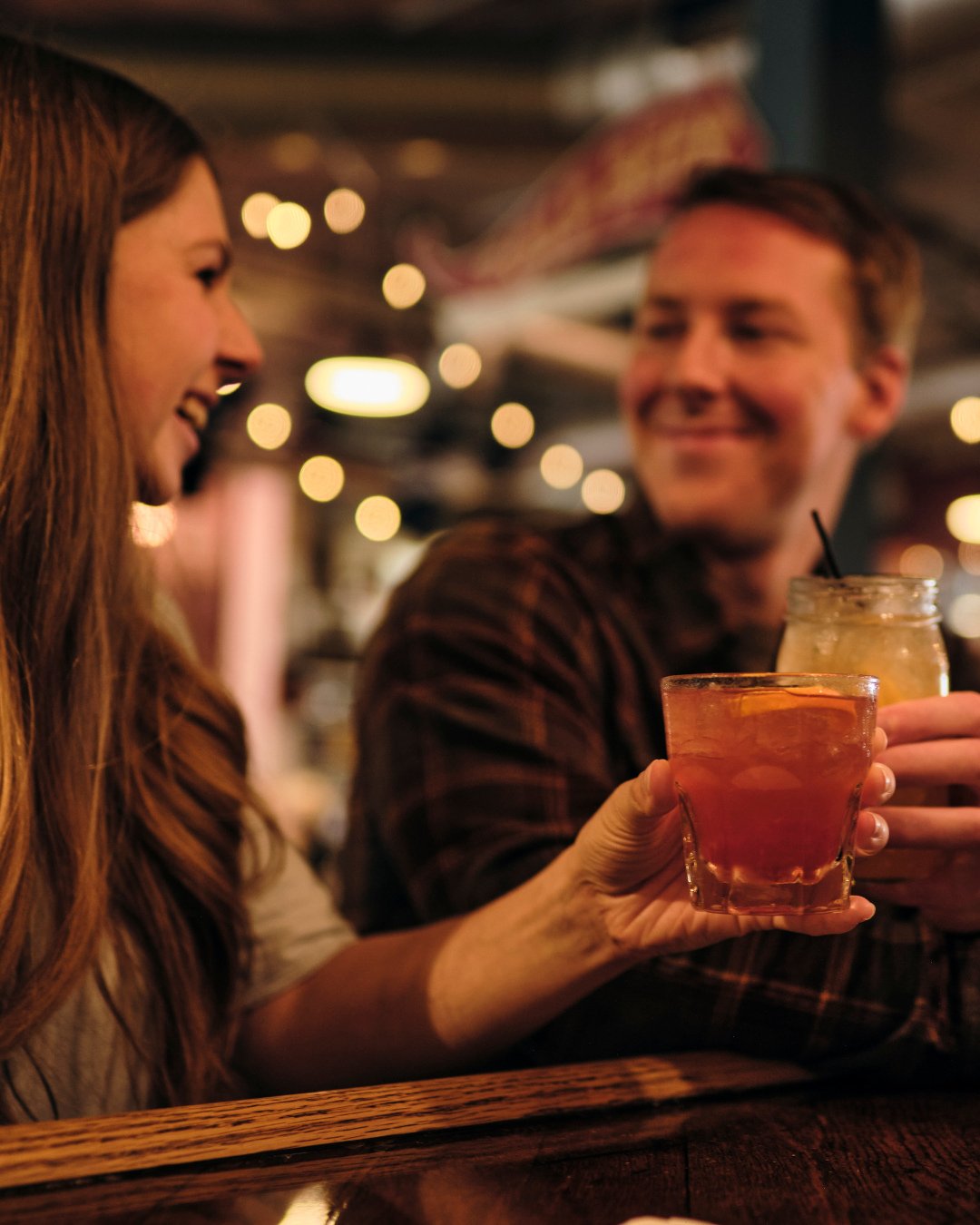 Still lookin&rsquo; for New Year&rsquo;s Eve plans? 🍻 Pull up a chair at Puckett&rsquo;s tomorrow night for good food, good company, and a night worth toastin&rsquo; to. Dinner is served at all locations, with live music rollin&rsquo; in Columbia, C