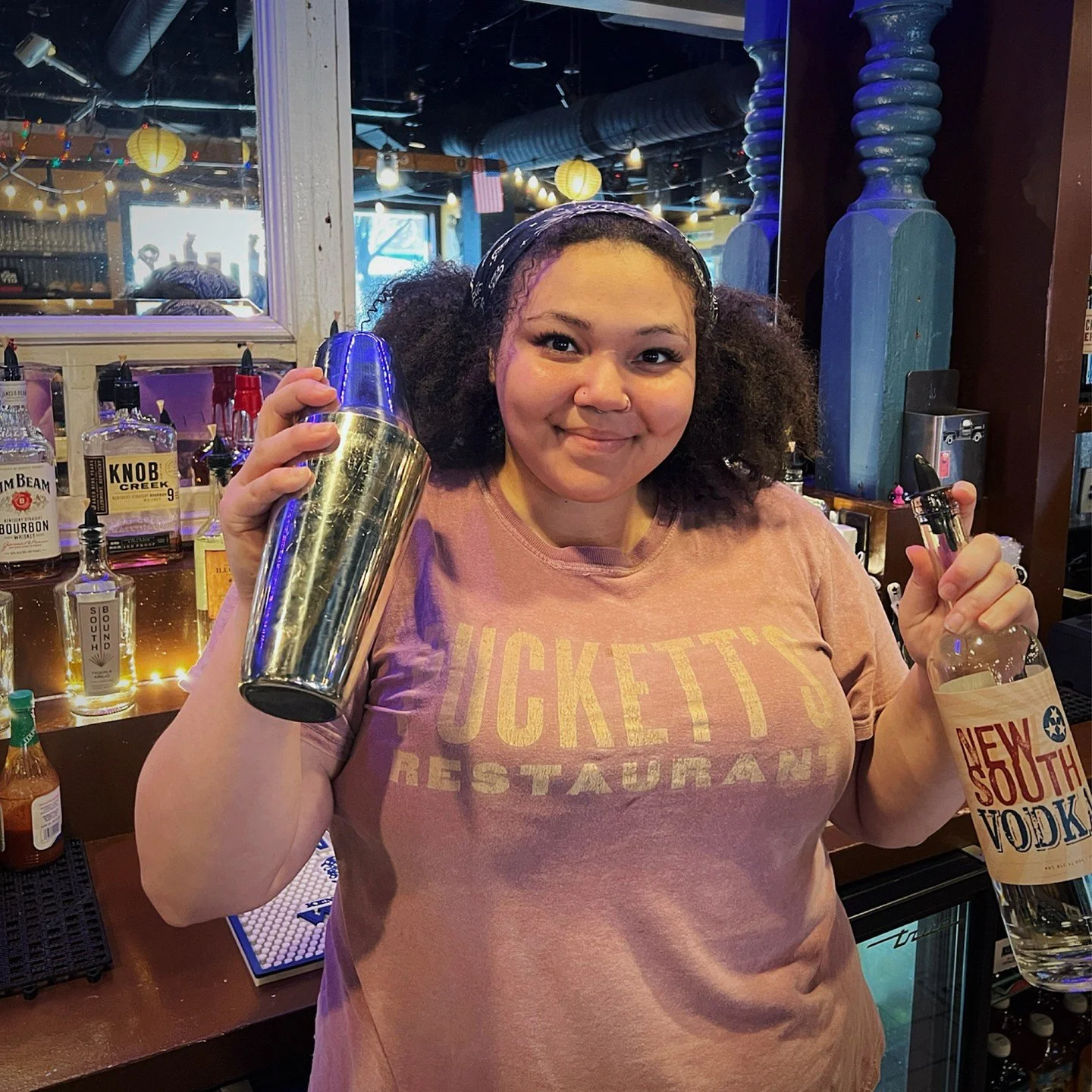 We love our bartenders! ⁠🍻 Join them for Happy Hour M-F from 3-6pm!⁠
Special shoutout to Malia from our Chattanooga location for pouring up great drinks with every Puckett's meal🫶