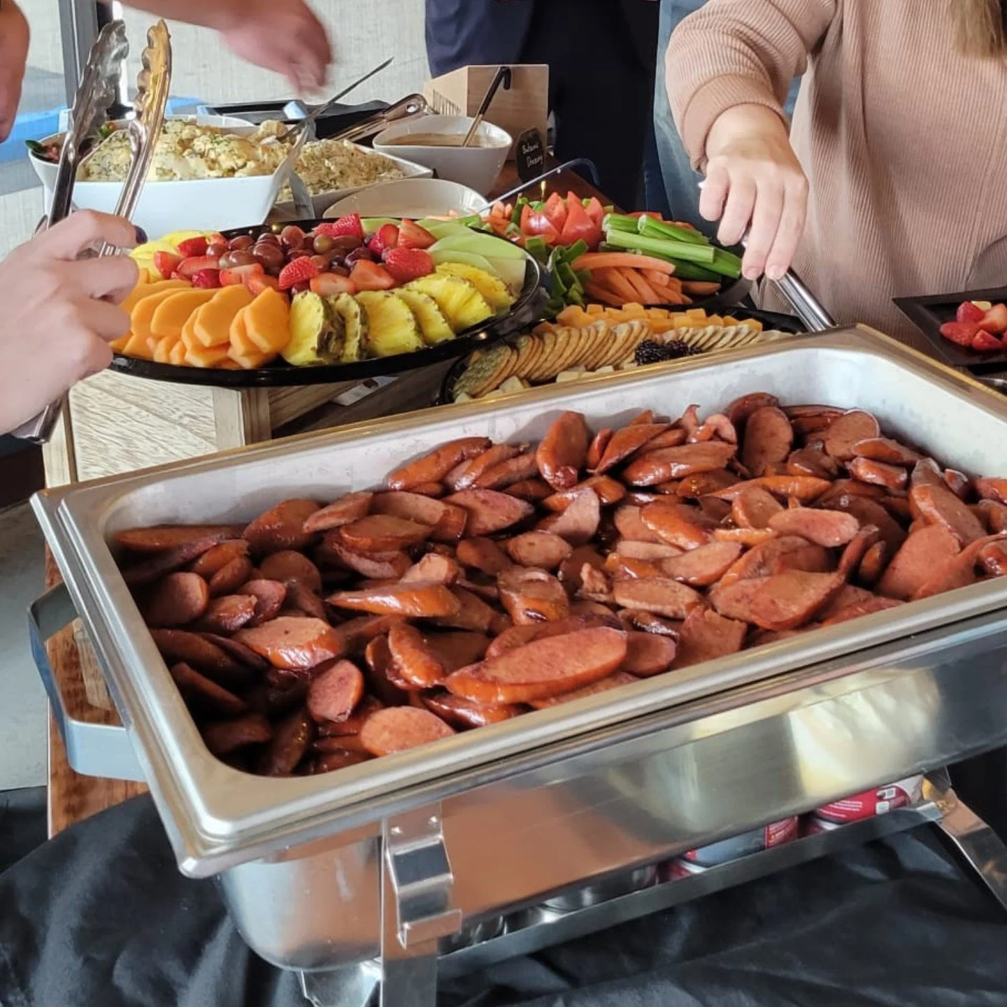 Whether you need catering for a small get together or a large wedding, Puckett's Restaurant has you covered! Our catering and events team would love to help make your next get together as stress-free as possible. ⁠
⁠
Check the link in our bio to get 
