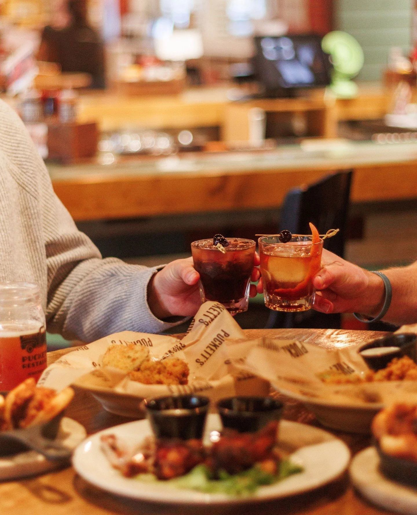 You've made it through another Monday. Why not celebrate and unwind at Puckett's with our Hootenanny Happy Hour! ⁠
⁠
Swing by Monday - Friday from 3-6pm and enjoy drink and food specials. There's a little something for everyone.⁠
⁠
See y'all soon!