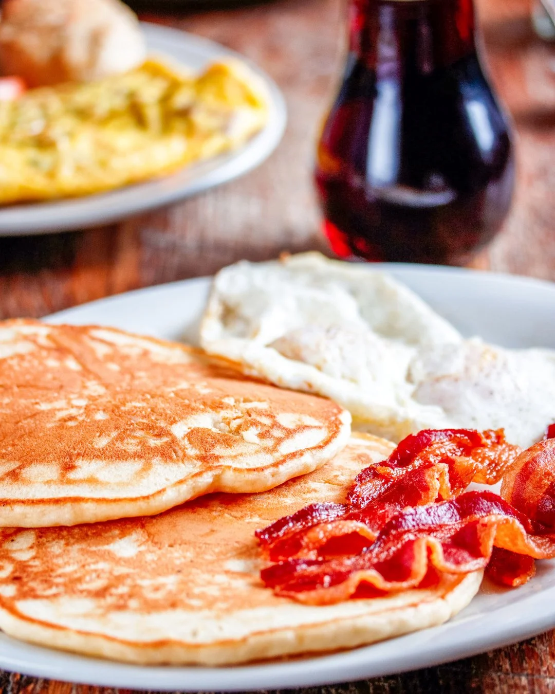 Proof that mornings can be worth getting up for. ⁠
⁠
Join us for breakfast and start your day with a plate full of Southern comfort. 🍳