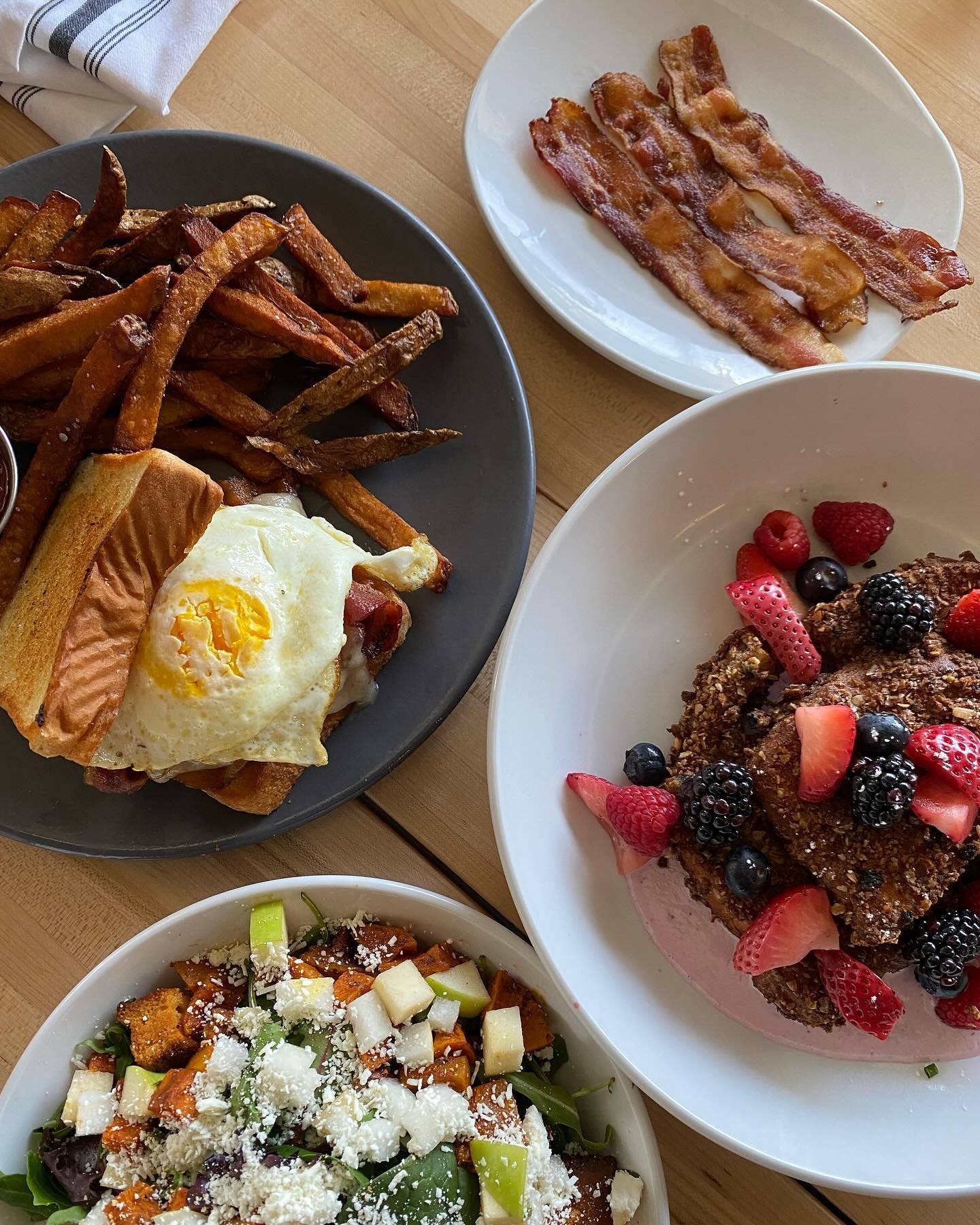 The weekend&rsquo;s calling, and you know what that means &ndash; BRUNCH TIME at Scout&rsquo;s Pub! 🎉🥂 Don&rsquo;t miss out on the best part of the weekend &ndash; delicious bites, refreshing drinks, and good times with friends! 🍹🍳⁣
⁣⁣
⁣Secure yo