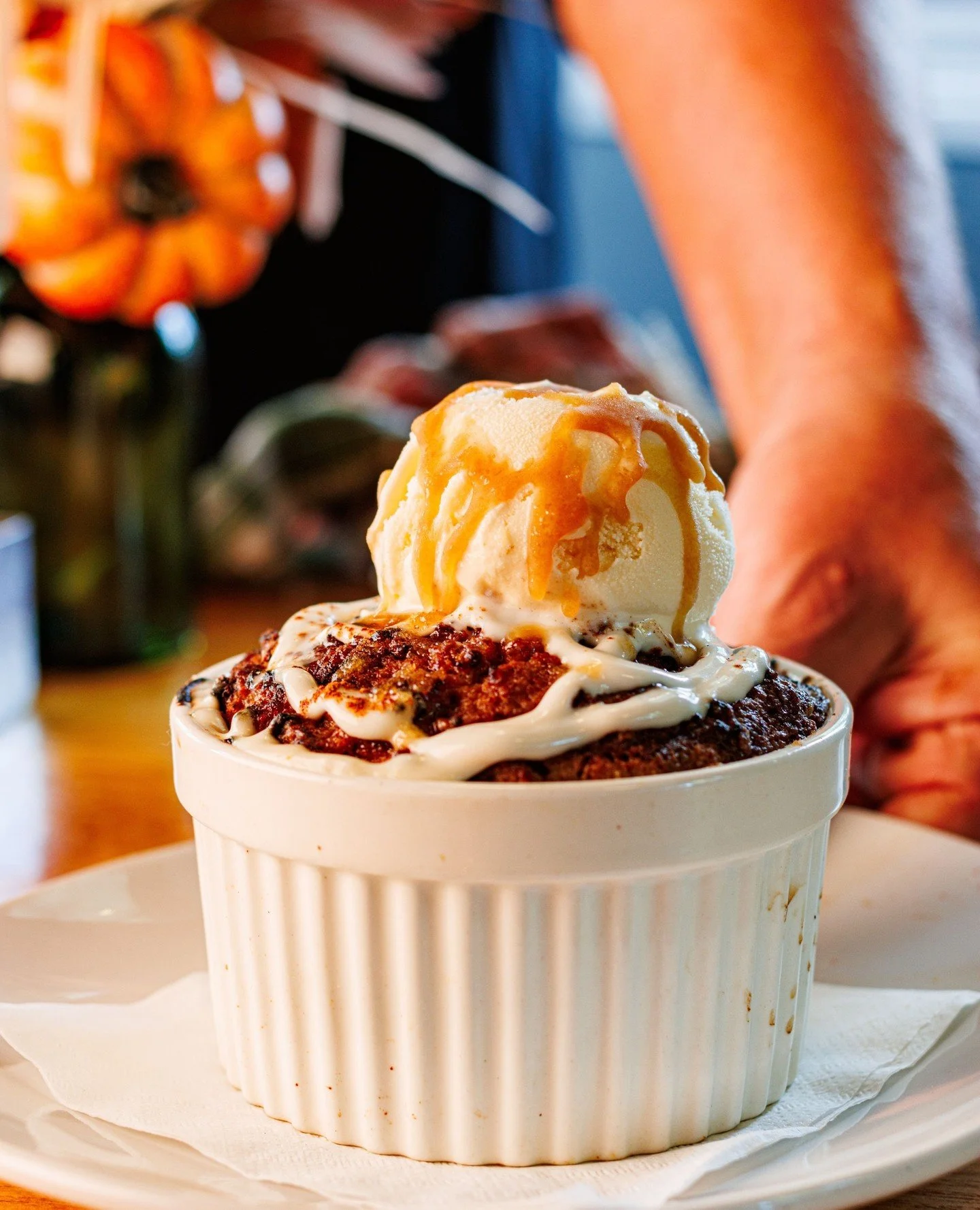 They say an apple a day keeps the doctor away…
Ours just happens to come with caramel and a crispy crumble. 🍎 
Come by and treat yourself for National Dessert Day!
#NationalDessertDay #Scout'sPub #CaramelAppleCrisp #Falldesserts