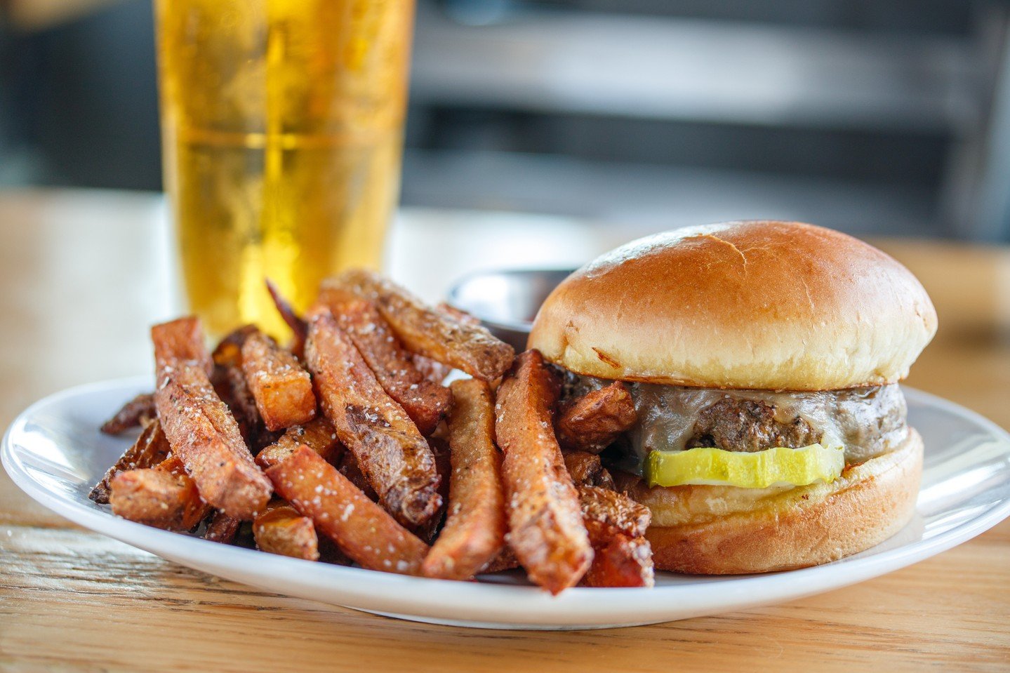 🍔 Celebrate International Burger Day at Scout's Pub! 🎉⁠
⁠
With juicy patties, hand-crafted toppings, and a side of Southern warmth, today's the day to indulge in the ultimate comfort food. From classic cheeseburgers to our unique Southern specials,