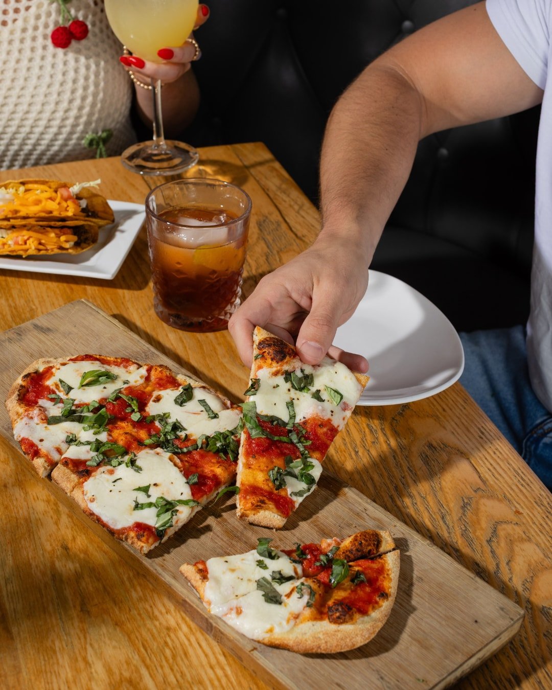 Good food, good drinks and no reason to rush. 🍕🍹 Settle in, order a few favorites and stay awhile at Scout&rsquo;s.