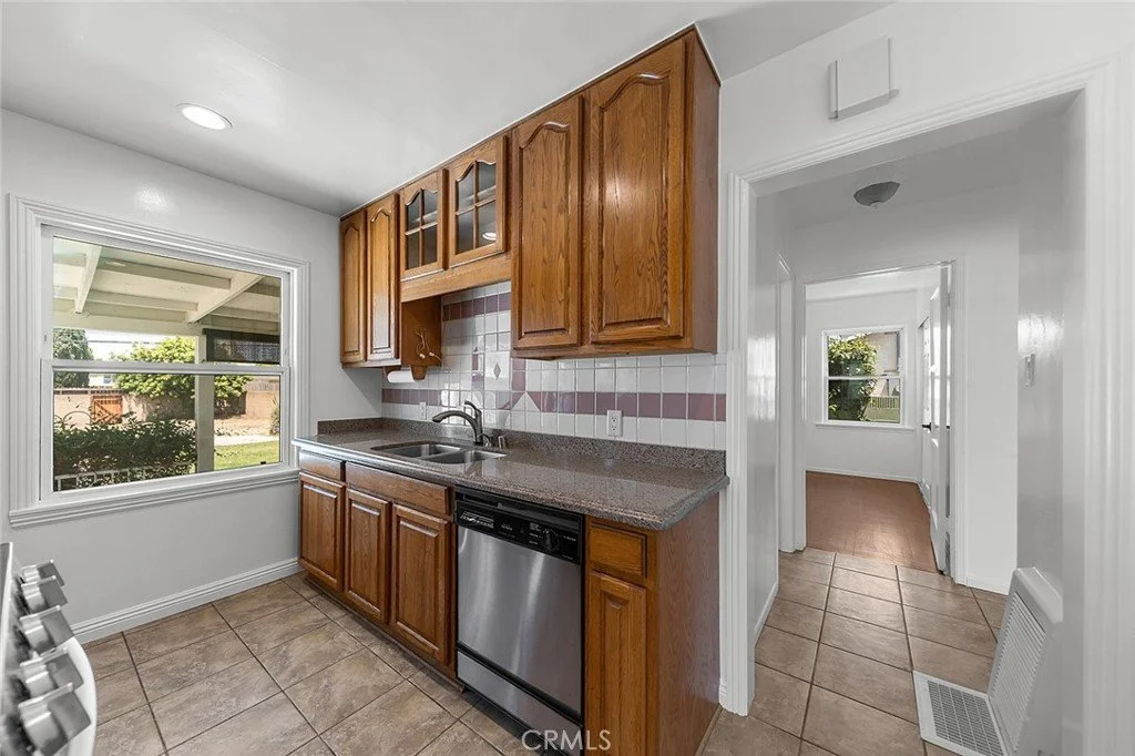 4903 Brayton Ave 6.jpg