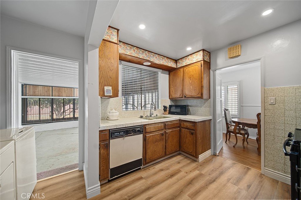 957 West Myrrh Street 9.jpg