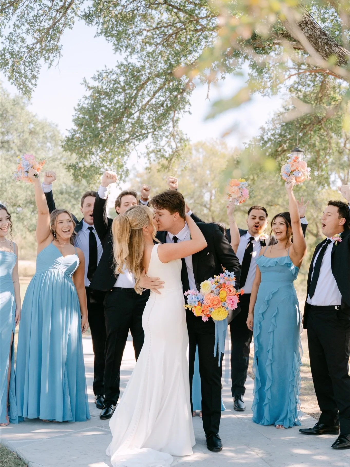 Emily &amp; Travis 💐

Such a colorful joyful wedding! From the colorful blue candles to their colorful personal flowers! Truly a beautiful wedding! ✨

@calliope.events (planning)
@highpointeestate (venue)
@bzflorals (florals)
@tarapaigeweddings (pho
