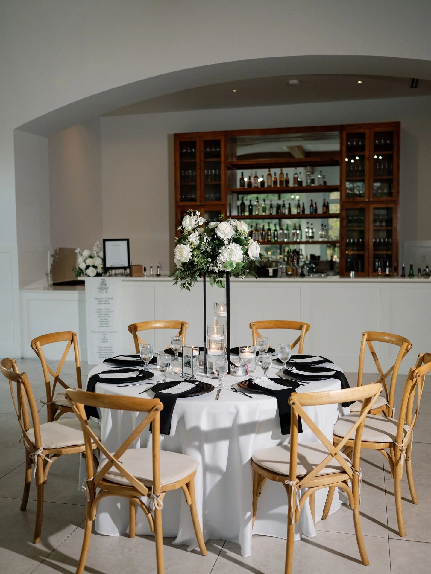 Did you know you don&rsquo;t have to choose only one centerpiece style for your wedding? 

Yup! Often times couples are torn between compote vase centerpieces and bud vases, they can&rsquo;t choose one of the other. When we tell them that we can do b