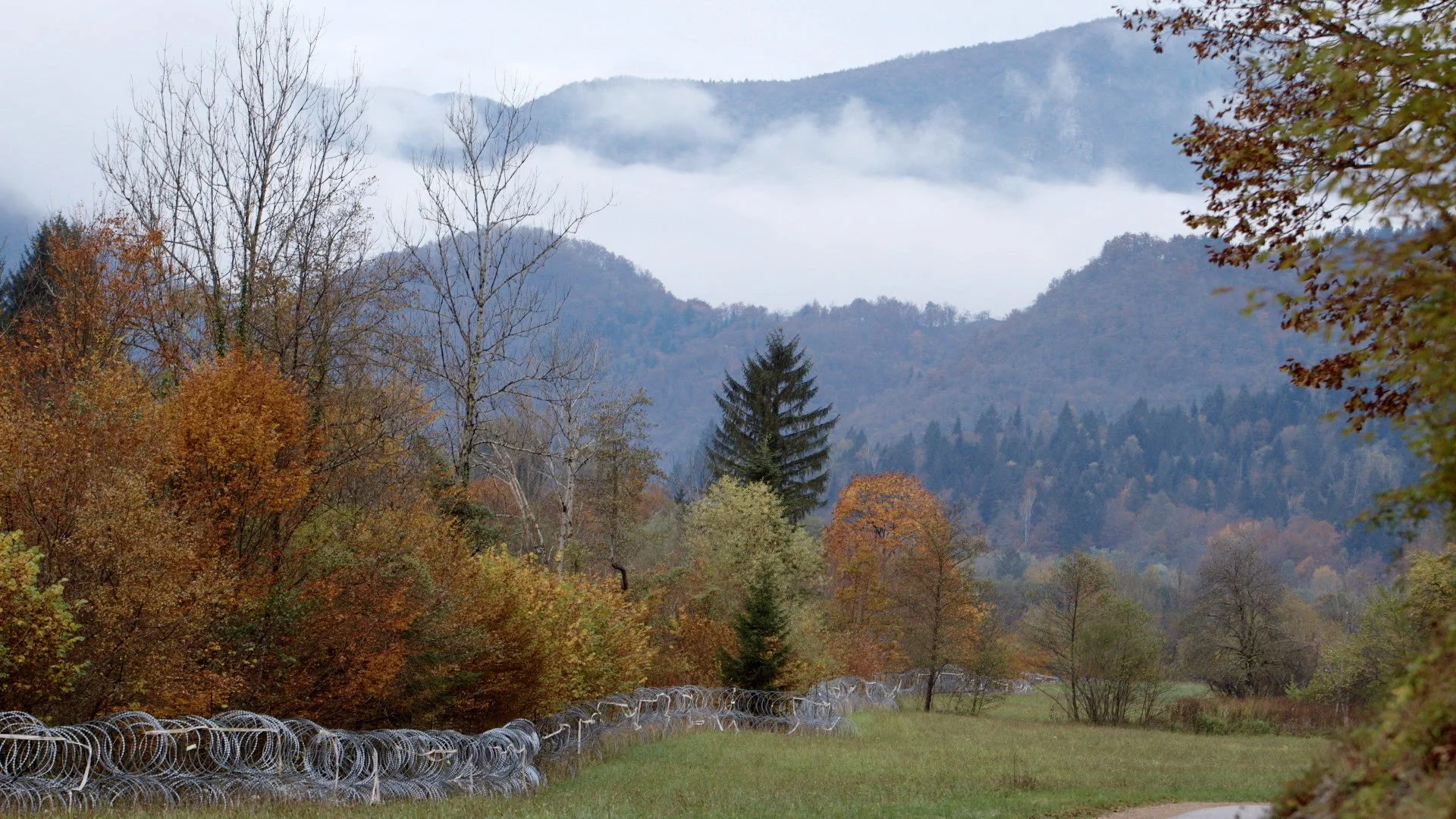 Borderline_ep1_TheWire_Still_007.jpg