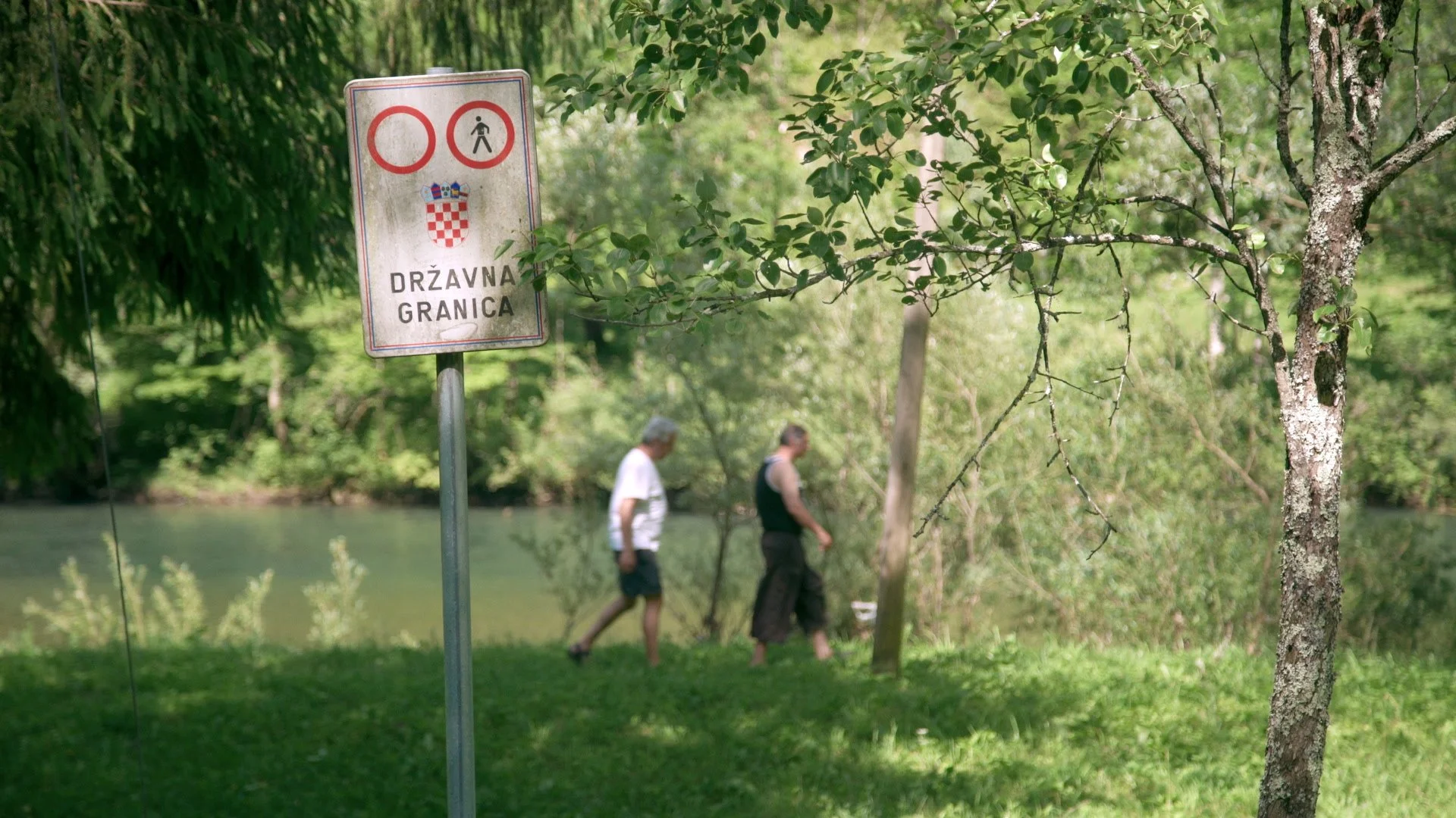 Borderline_ep1_TheWire_Still_016.jpg